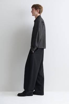 PINSTRIPED DENIM ZIP-UP OVERSHIRT — BLACK / PINSTRIPED 3