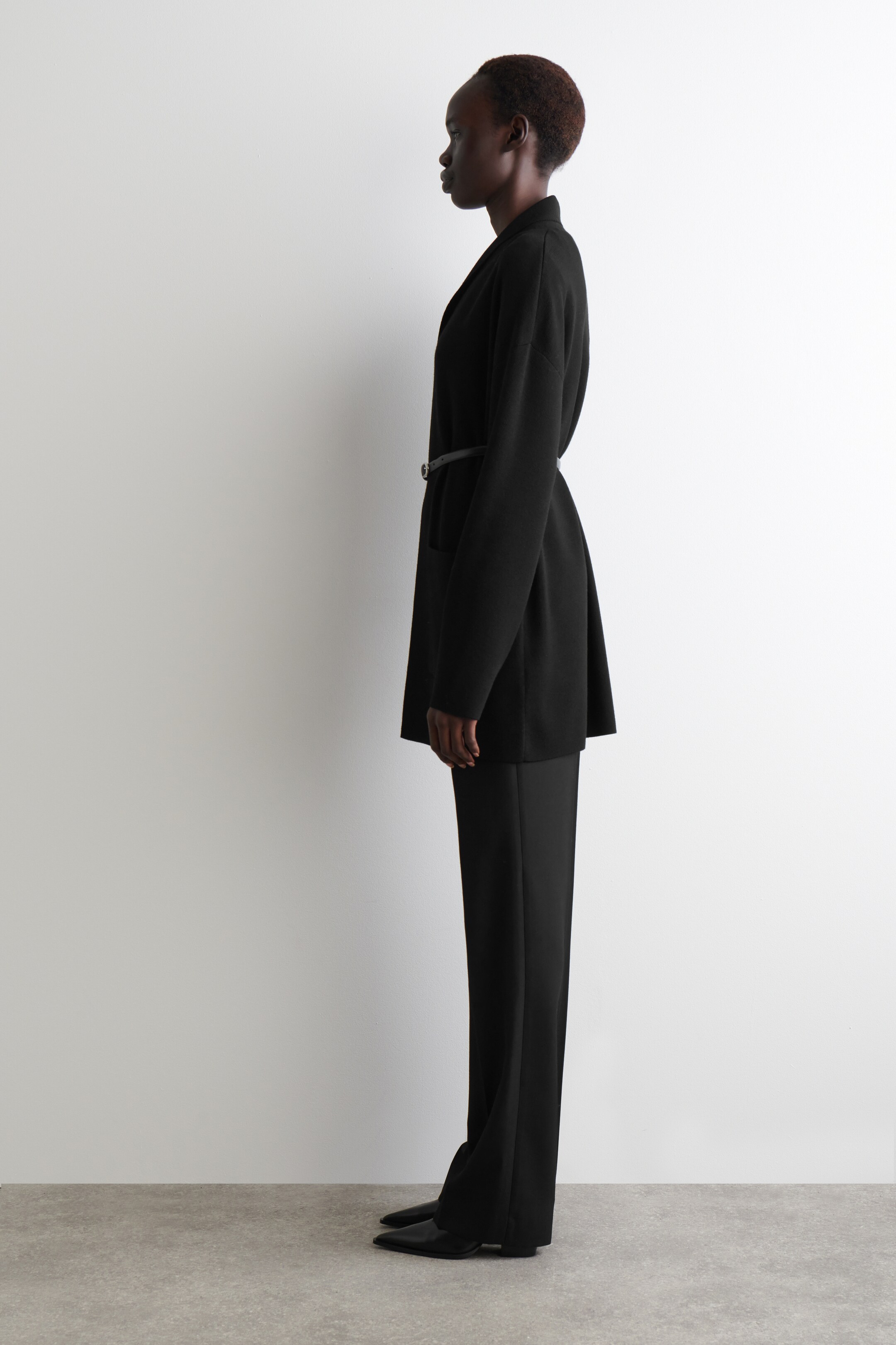 Visualizza immagine più grande: CARDIGAN IN LANA MERINO CON COLLO DRAPPEGGIATO - NERO - DONNA | H&M IT 5