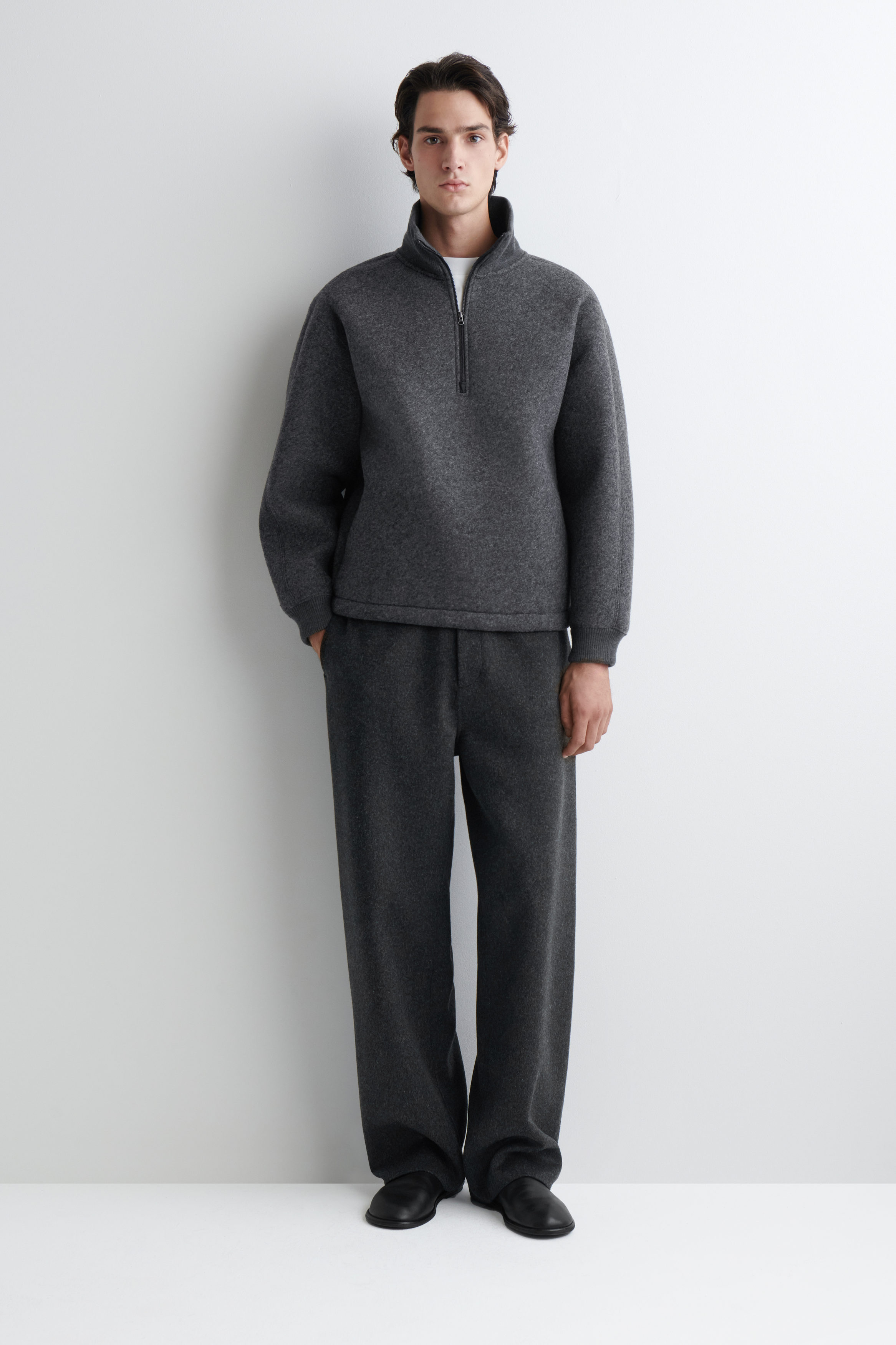 OVERSIZED FELTED-SCUBA FUNNEL-NECK JUMPER - CHARCOAL | COS