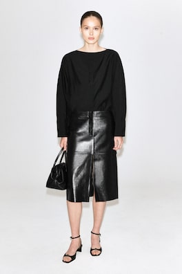SCULPTED BOAT-NECK BLOUSE — BLACK 3