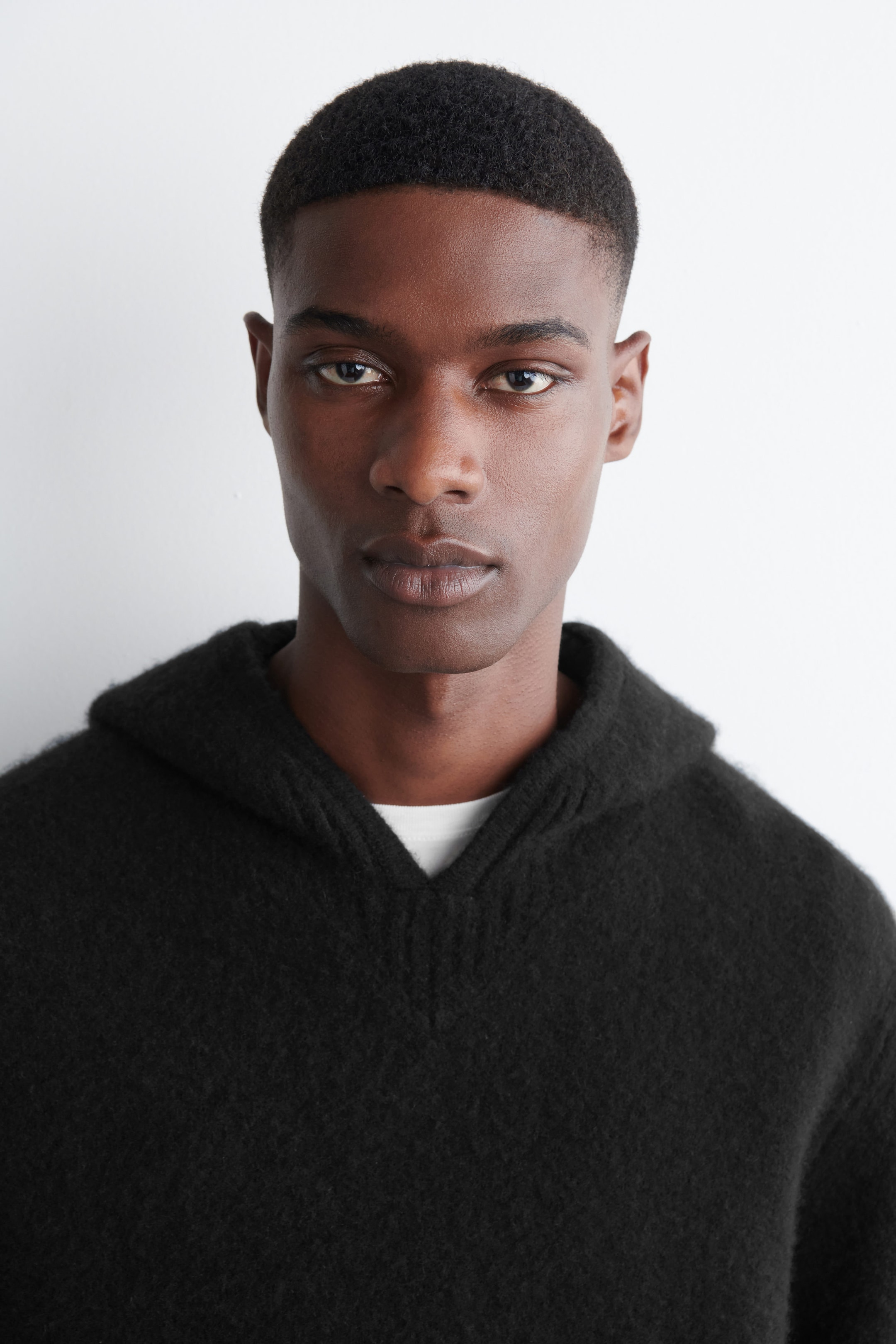 SWEAT À CAPUCHE EN CACHEMIRE BOUILLI