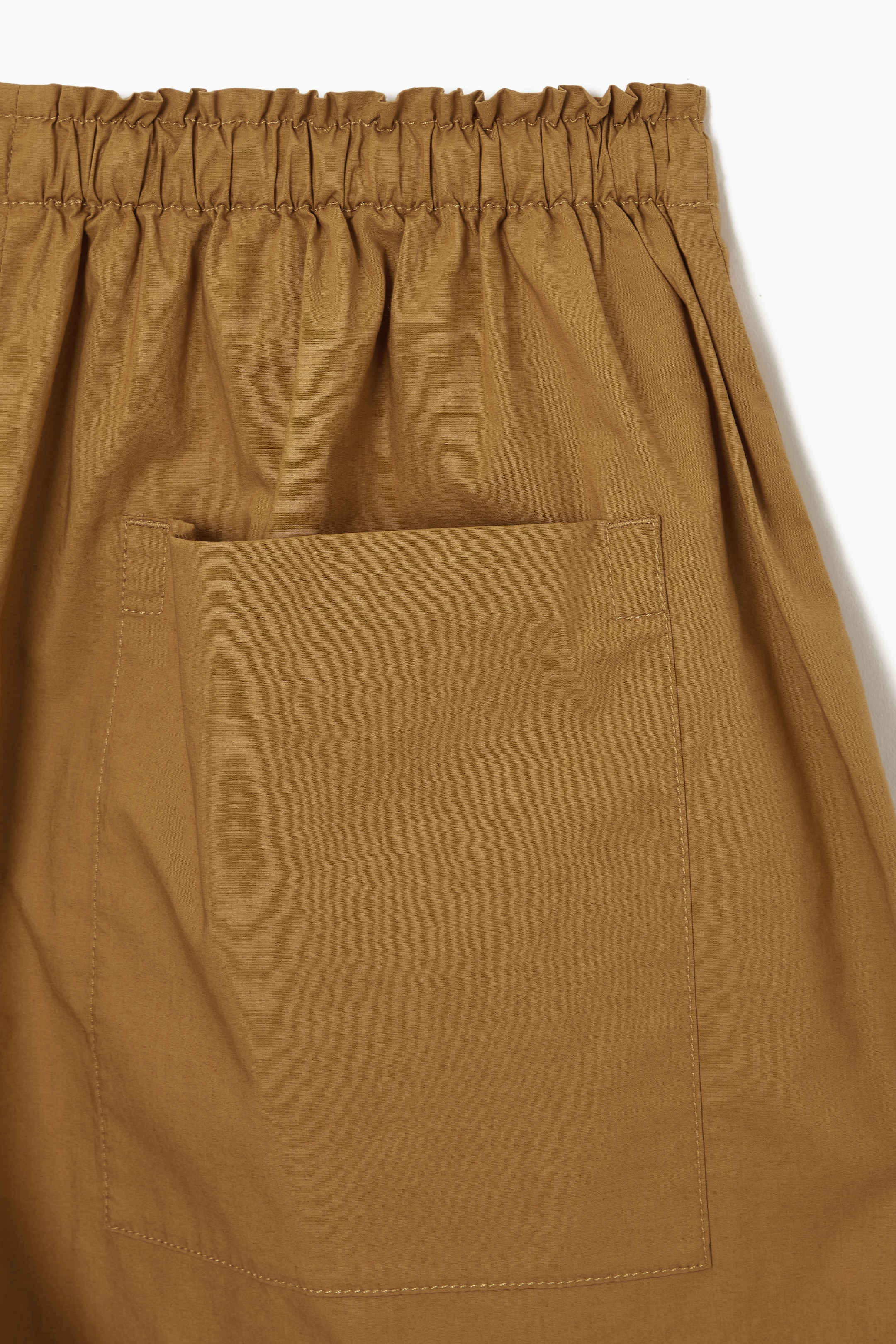 Ingrandisci l'immagine: GATHERED DRAWSTRING SHORTS - BROWN - DONNA | H&M CH 2