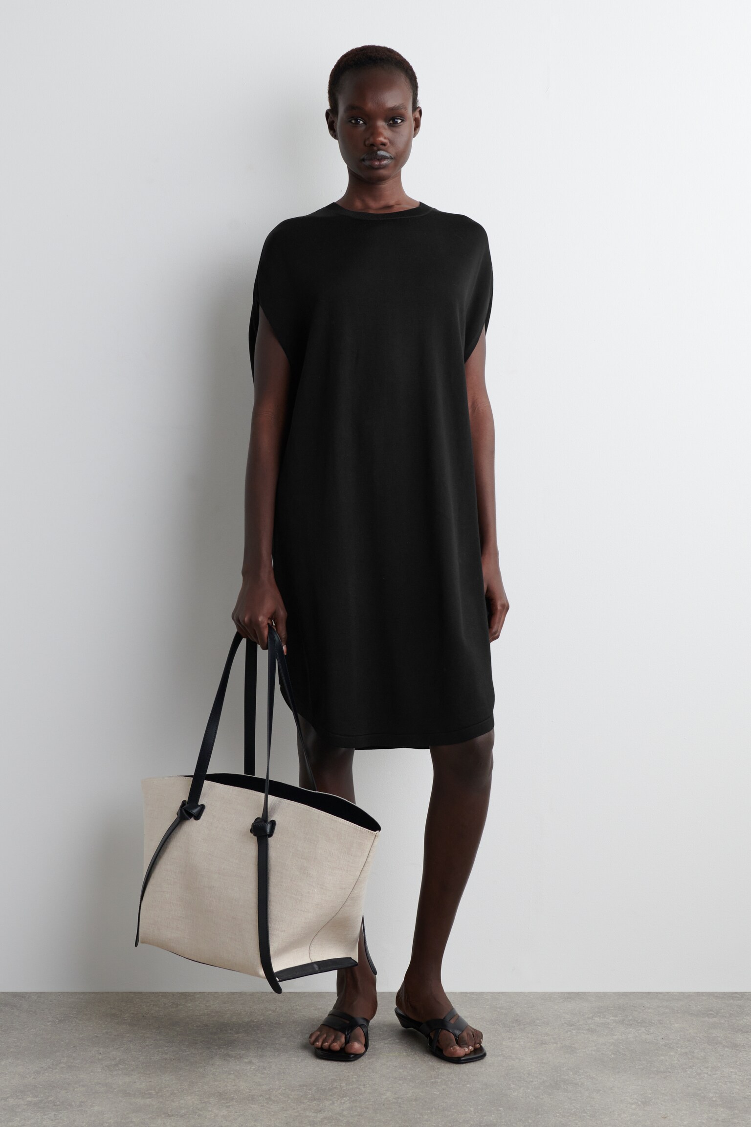 CIRCLE-CUT KNITTED DRESS - BLACK/WHITE - 1