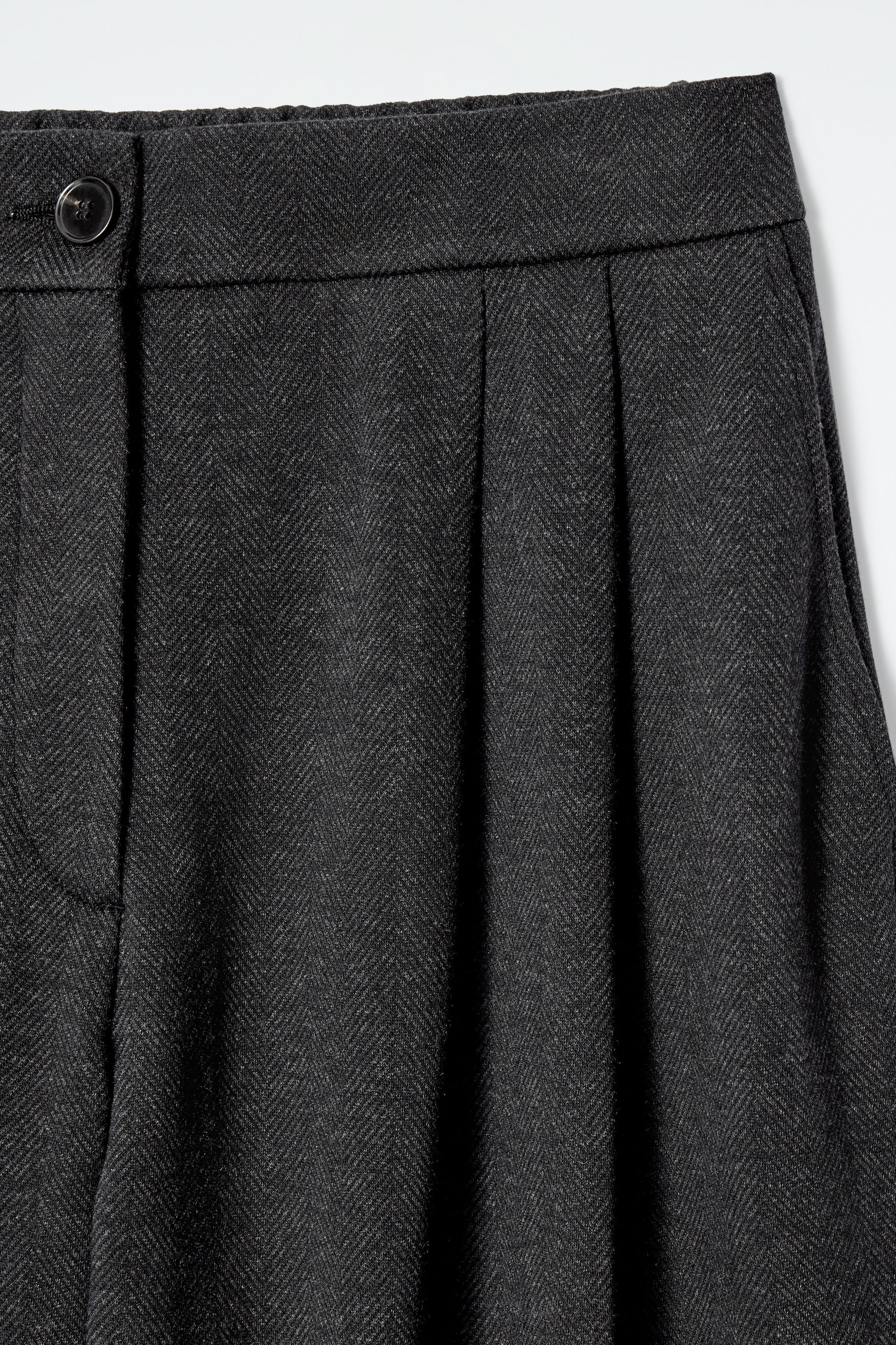 PLEATED WIDE-LEG HERRINGBONE PANTS