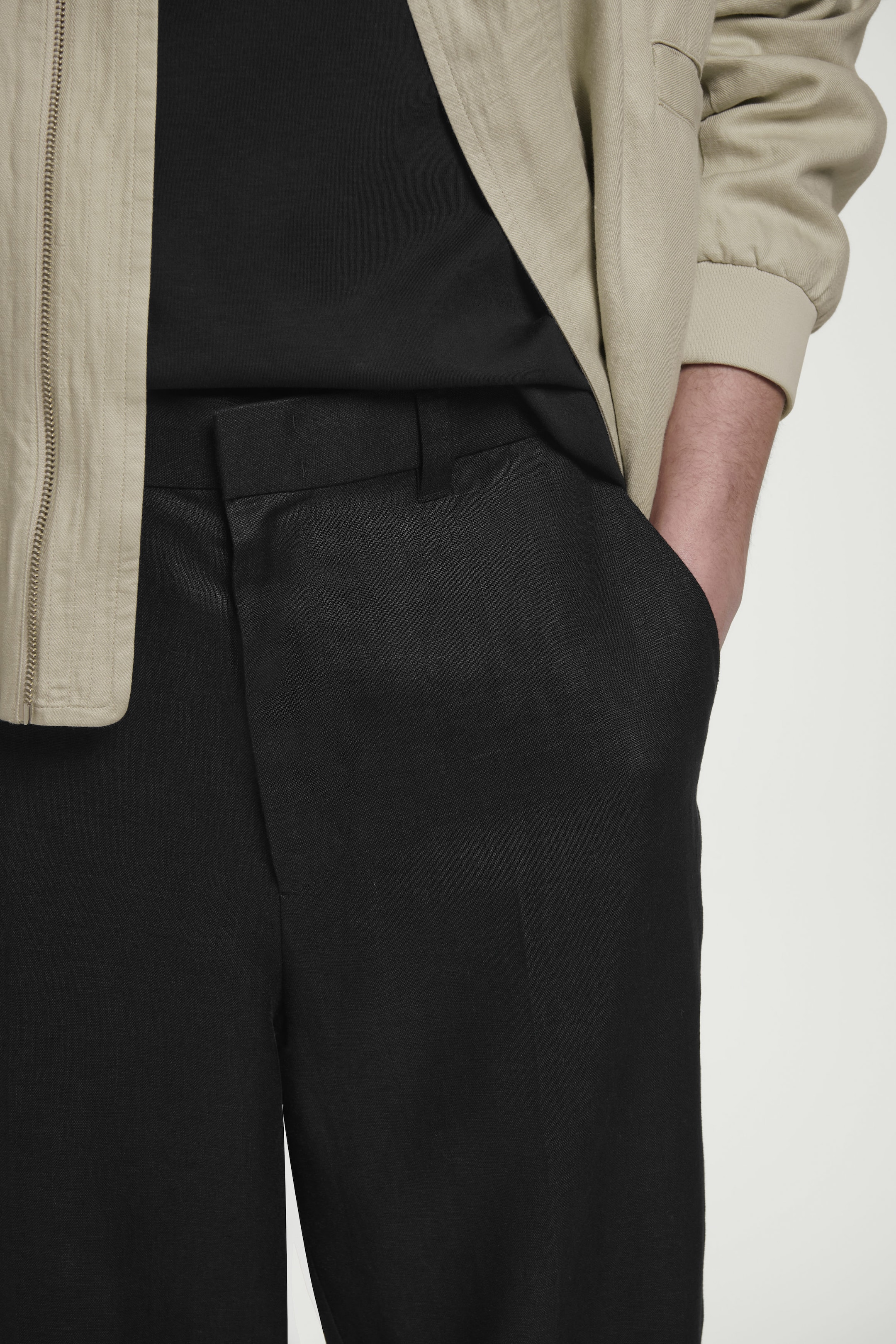 FLUID LINEN WIDE-LEG TROUSERS