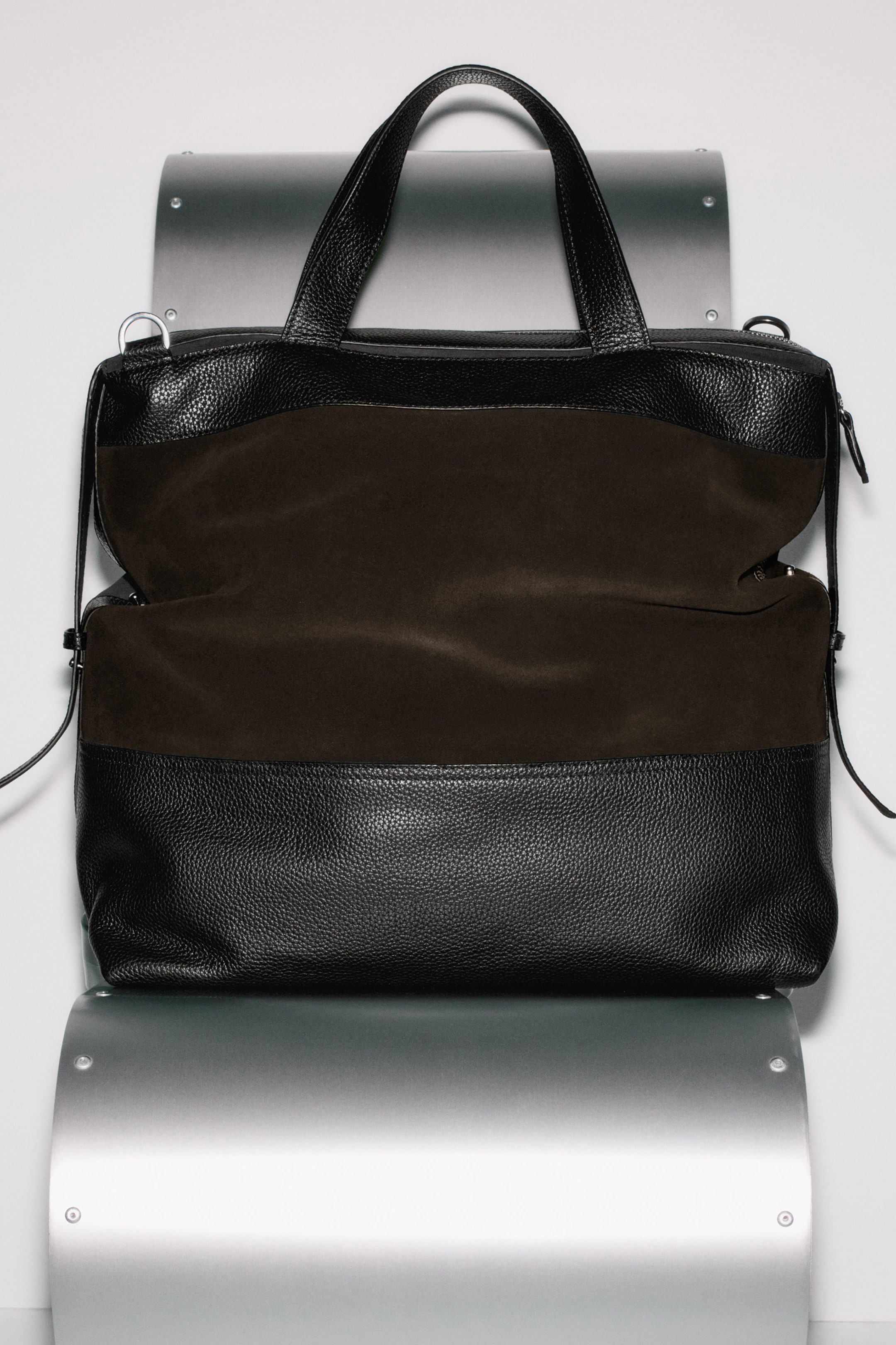 CITY MESSENGER BAG - LEATHER