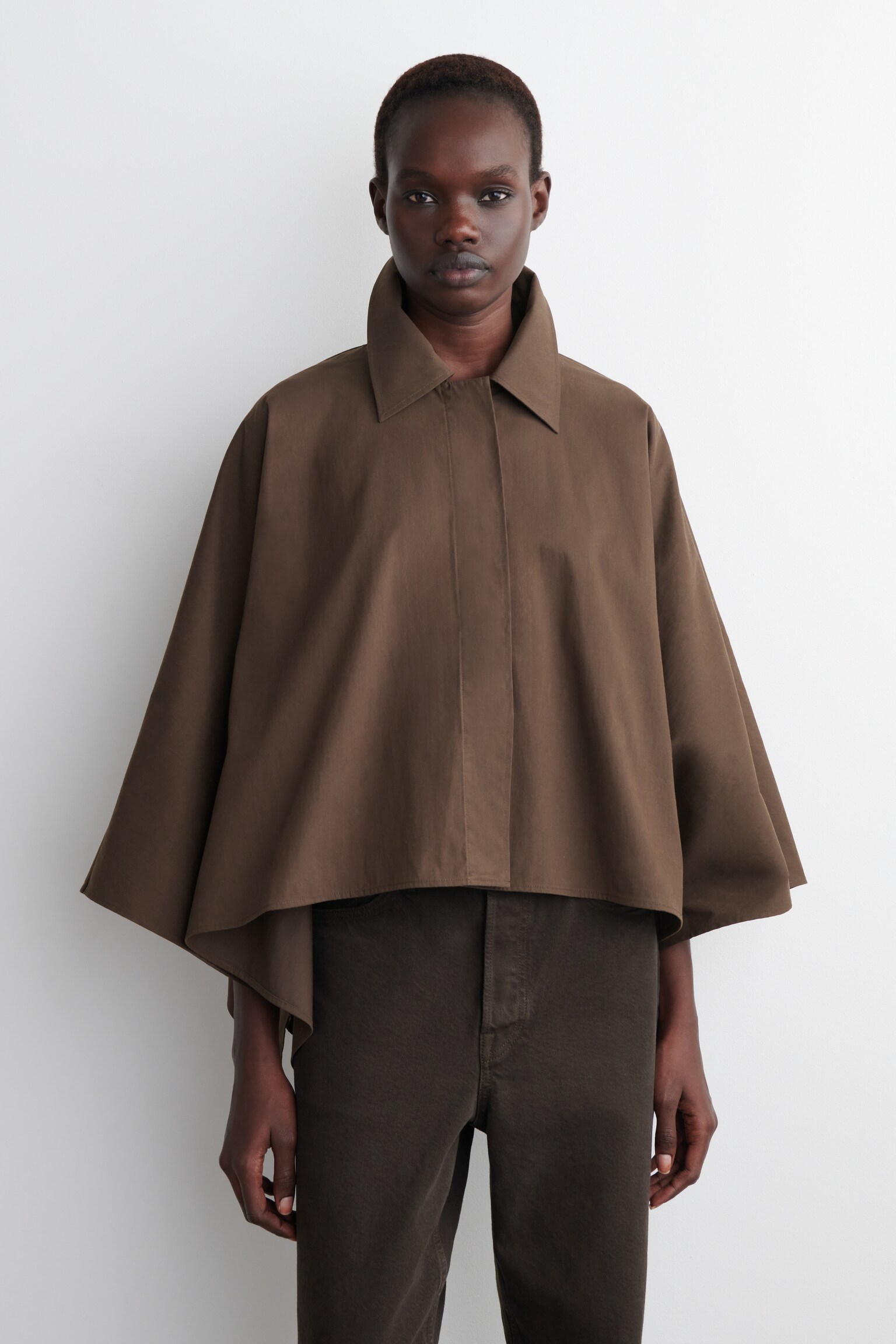 CROPPED TRENCH COAT CAPE - DARK BROWN/LIGHT BEIGE
