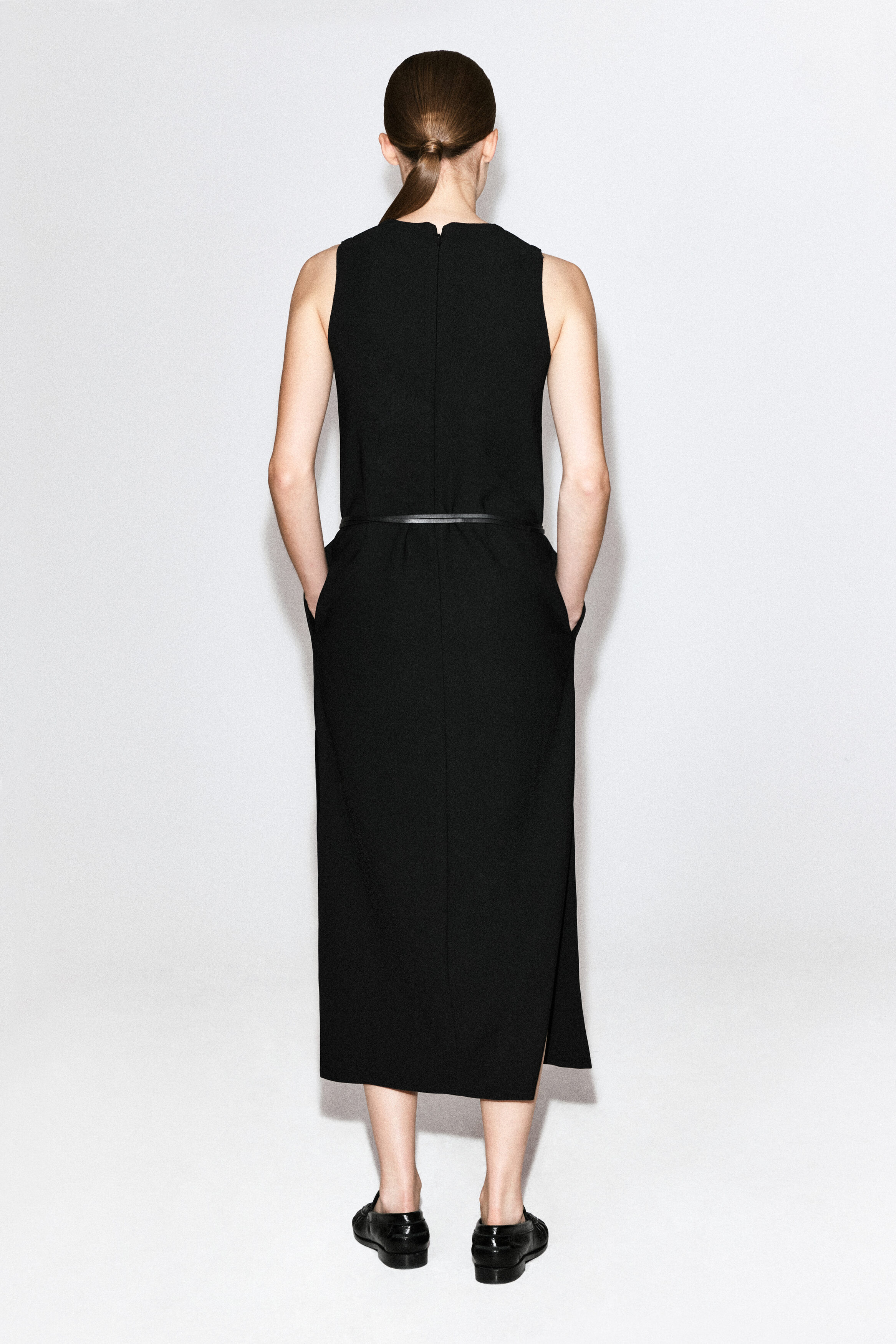 SLEEVELESS CREPE MIDI DRESS - thumbnail 4