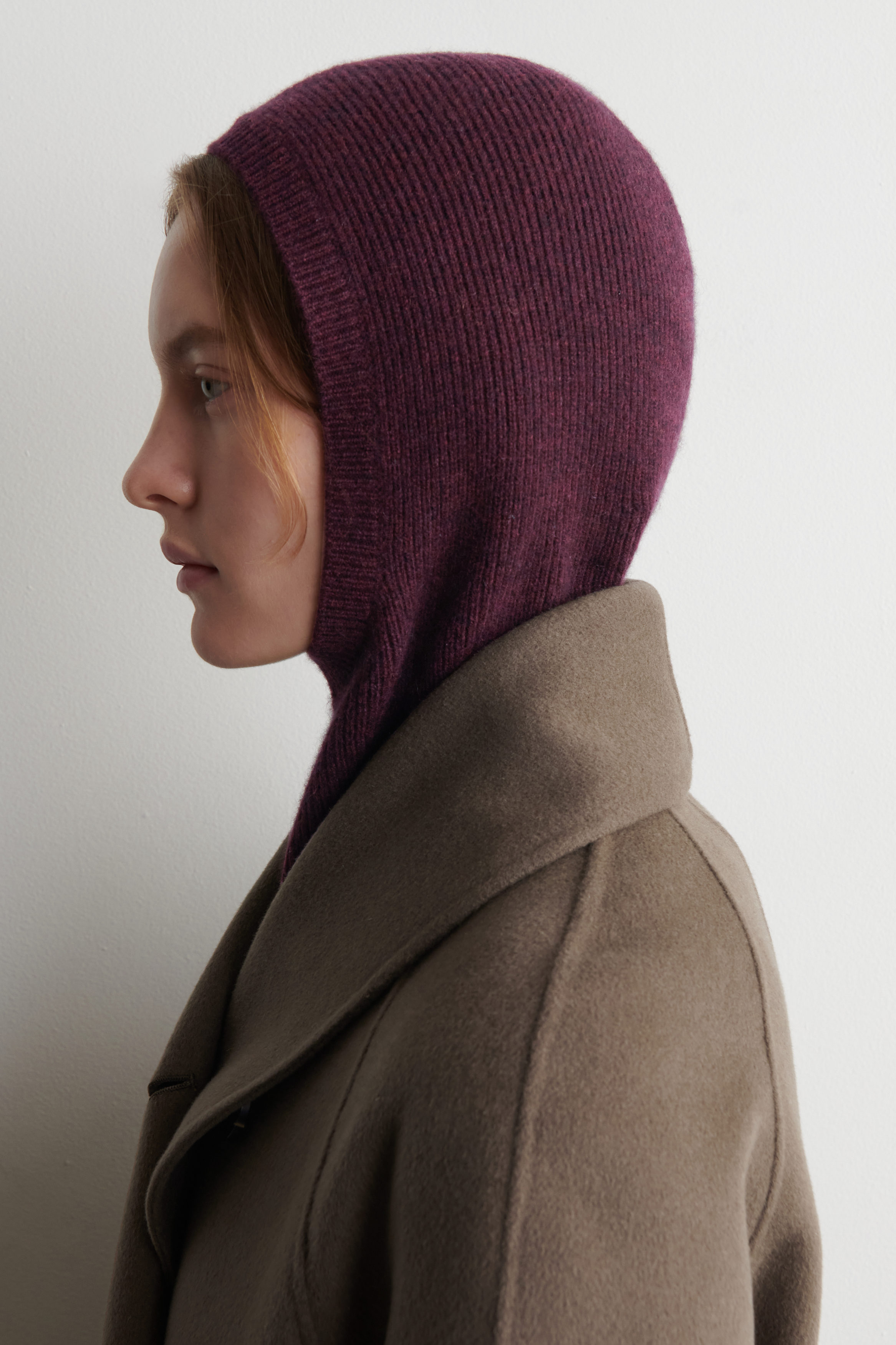 RIBBED WOOL-CASHMERE BALACLAVA - BORDEAUX MÉLANGE | COS