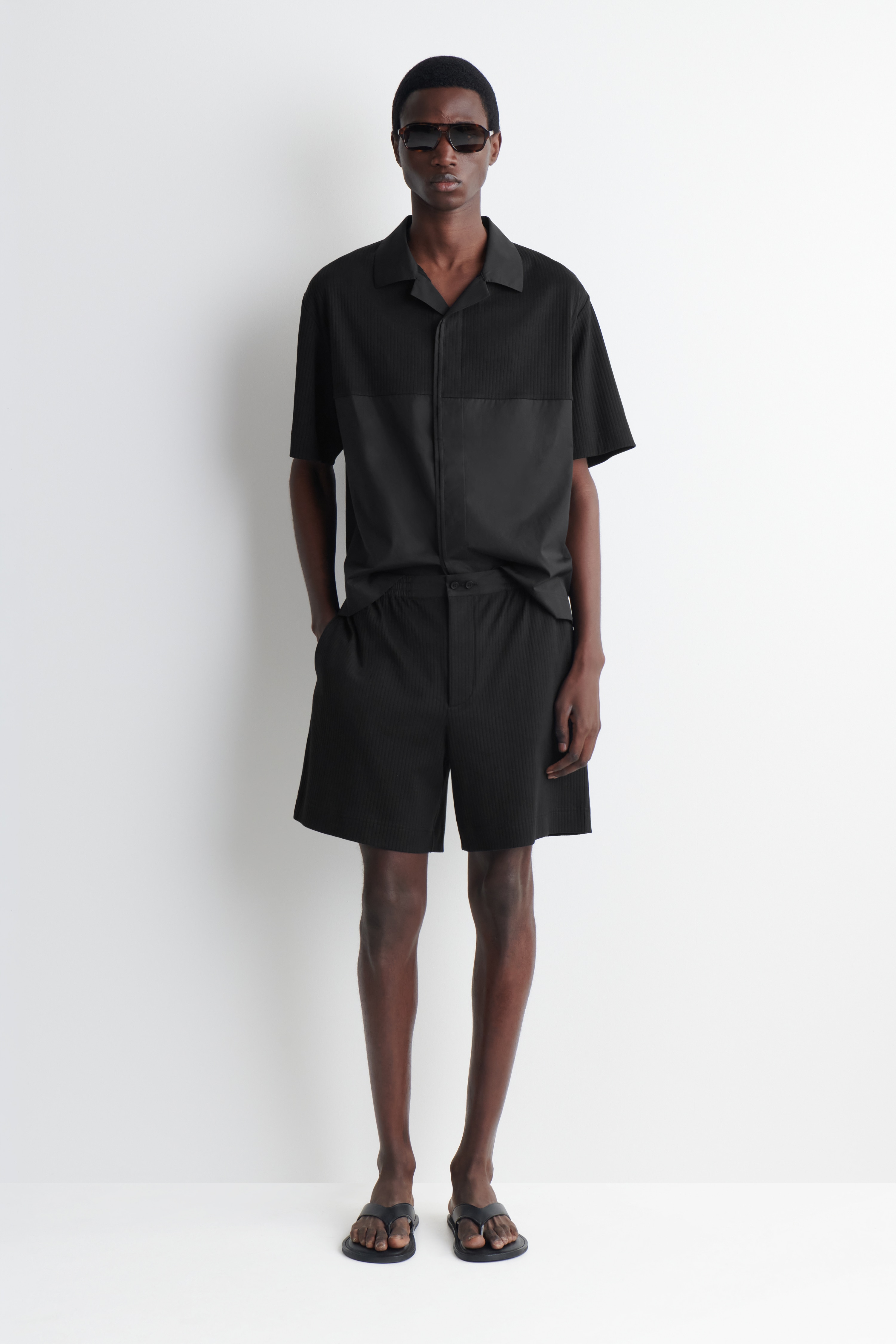 SHORTS I RIBBSTICKAD BOMULLSJERSEY - SVART