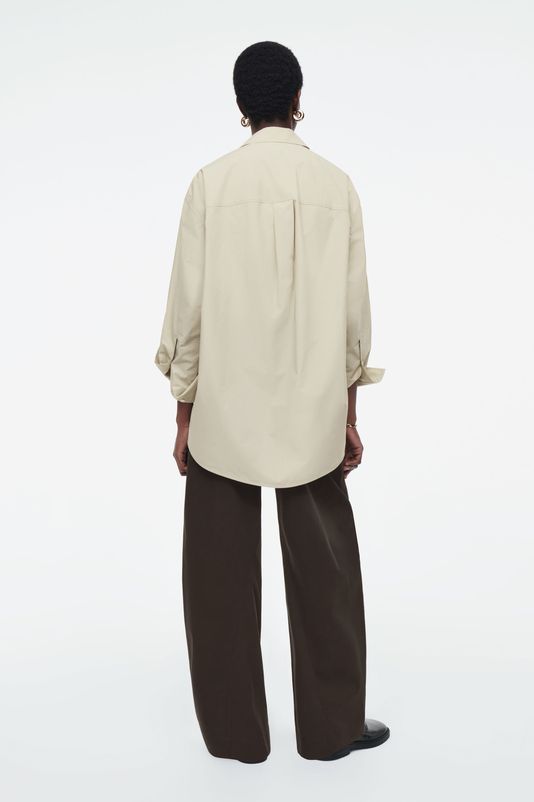 OVERSIZED CURVED-HEM SHIRT