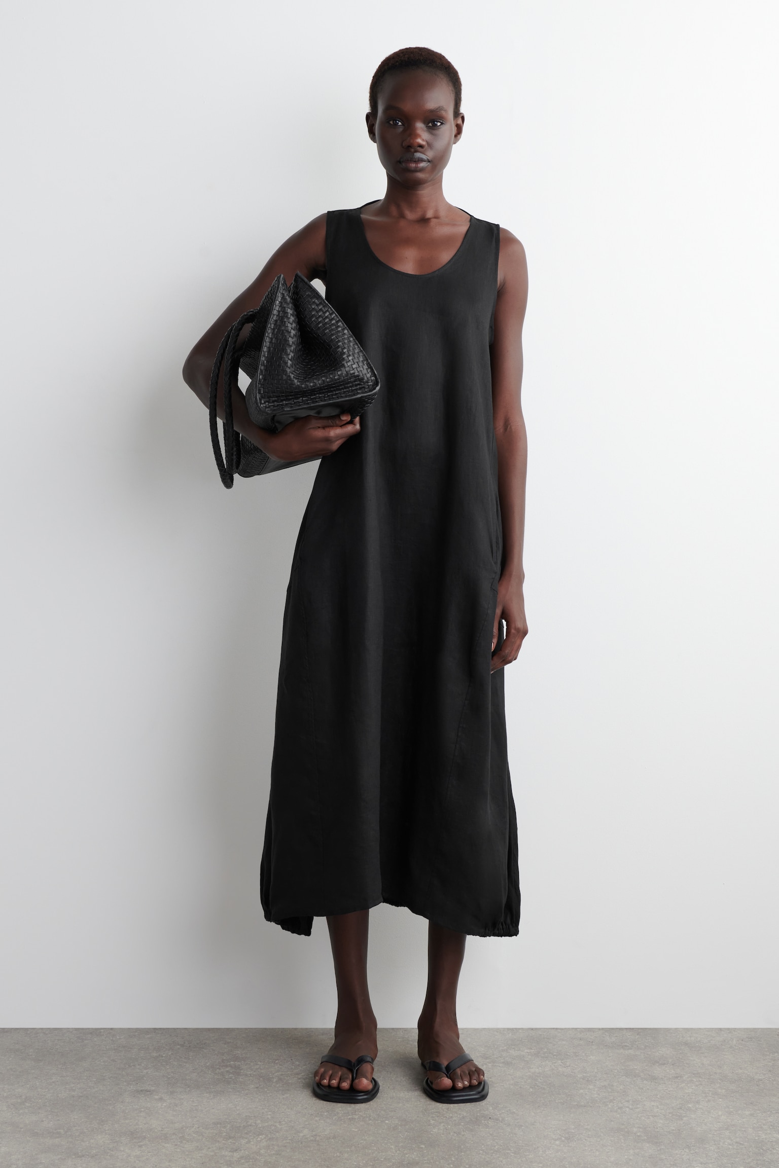 ABITO MAXI IN LINO CON ORLO ELASTICIZZATO - NERO/VERDE CHIARO