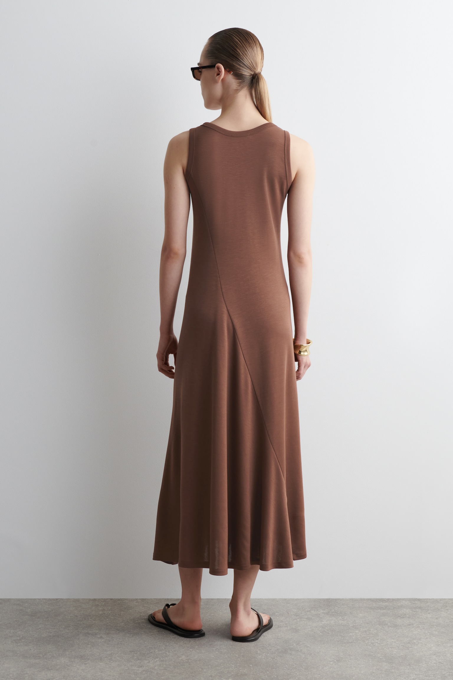 VESTIDO MIDI ELÁSTICO ASIMÉTRICO - MARRÓN/ROJO - 7