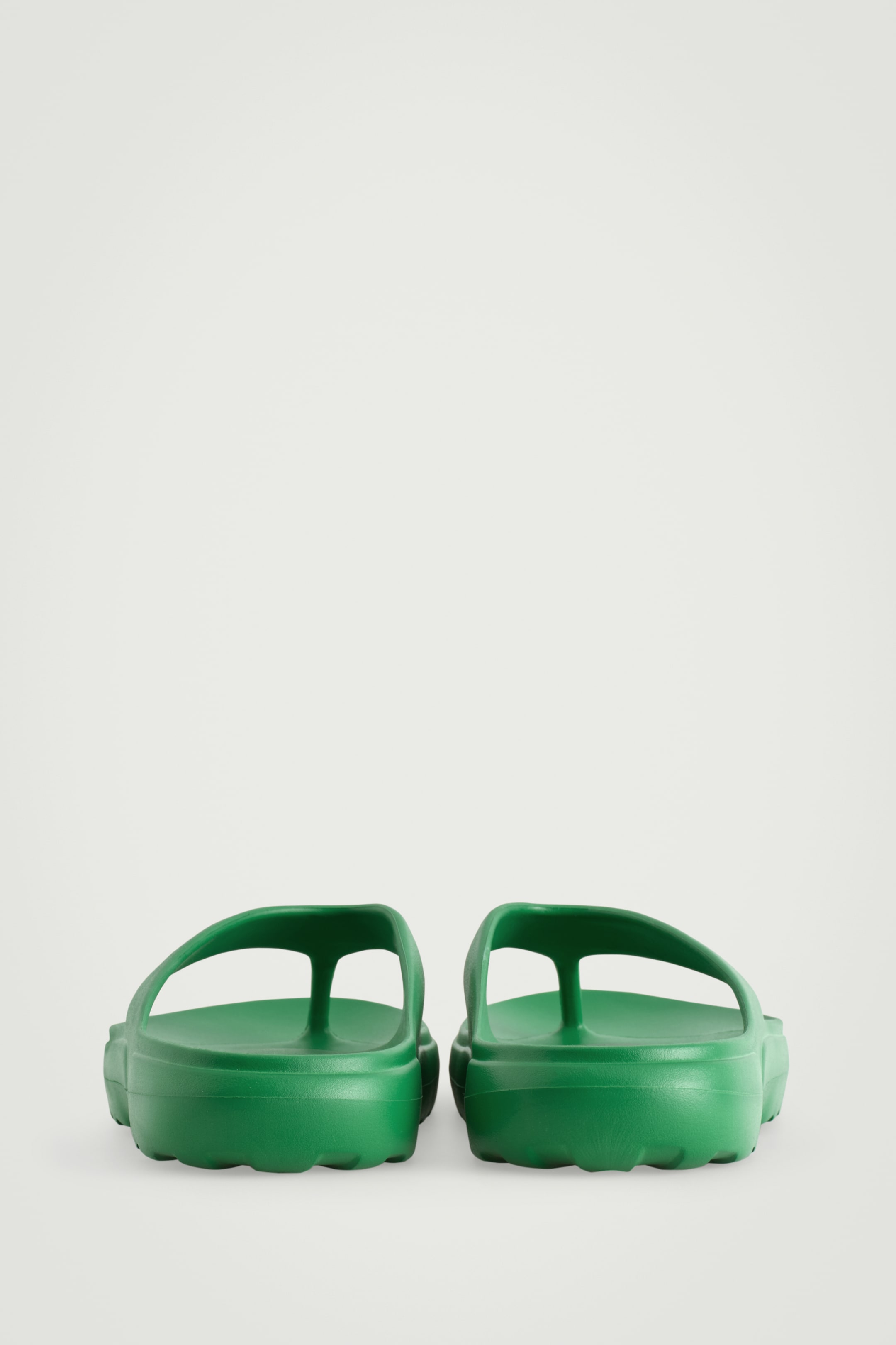 Visa större bild: LÄTTVIKTIGA FLIP-FLOPS I EVA - GRÖN - HERR | H&M SE 5