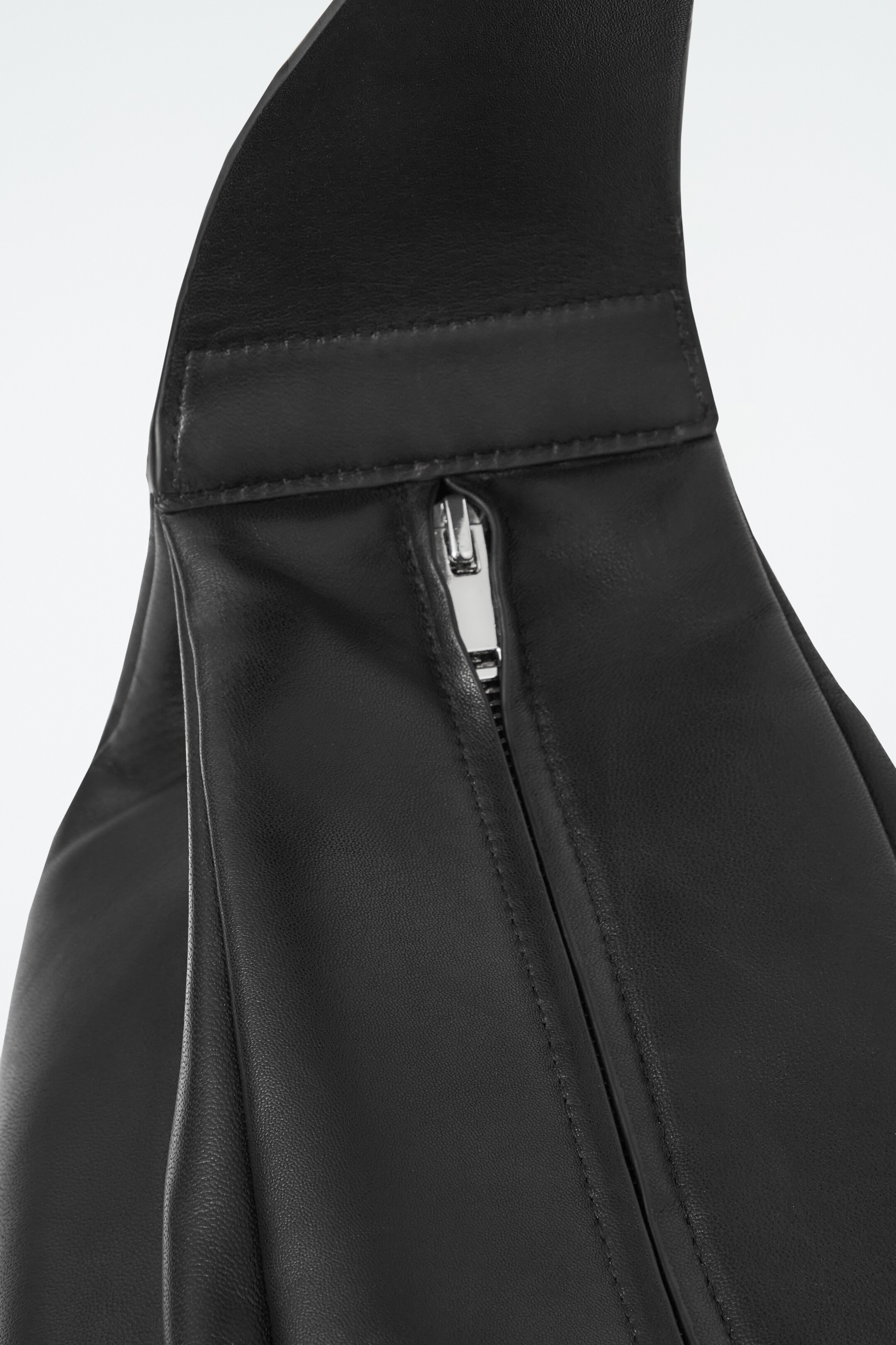 View larger image: SWING OVERSIZED CROSSBODY - LEATHER - BLACK - Ladies | H&M GB 3