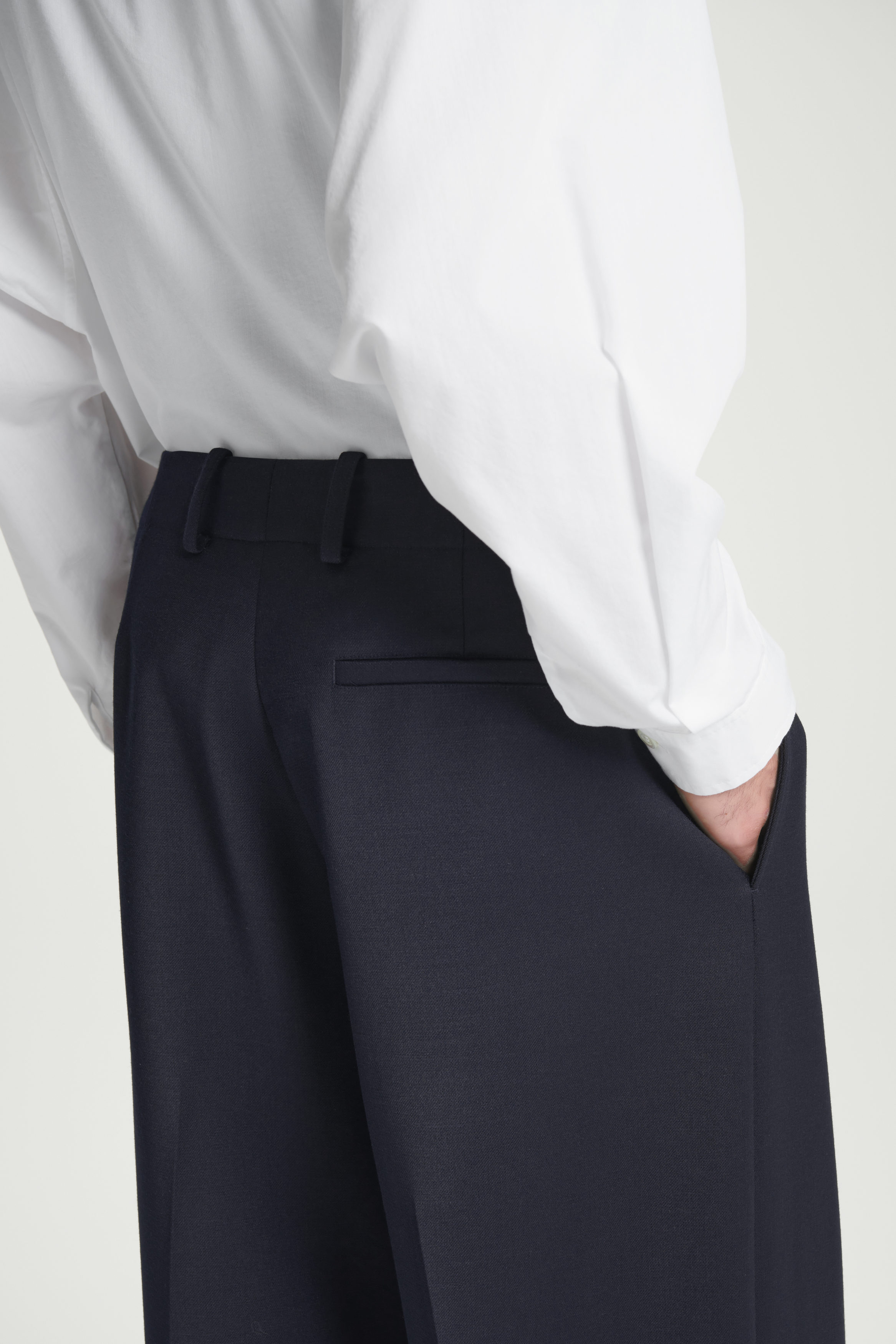 MERINO WOOL-BLEND WIDE-LEG TROUSERS - NAVY | COS