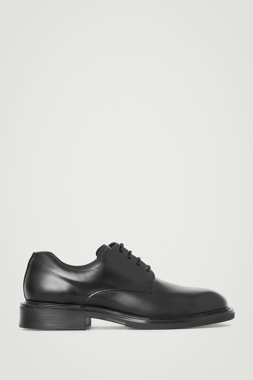 SQUARE-TOE LEATHER DERBY SHOES - BLACK | COS US display picture 3