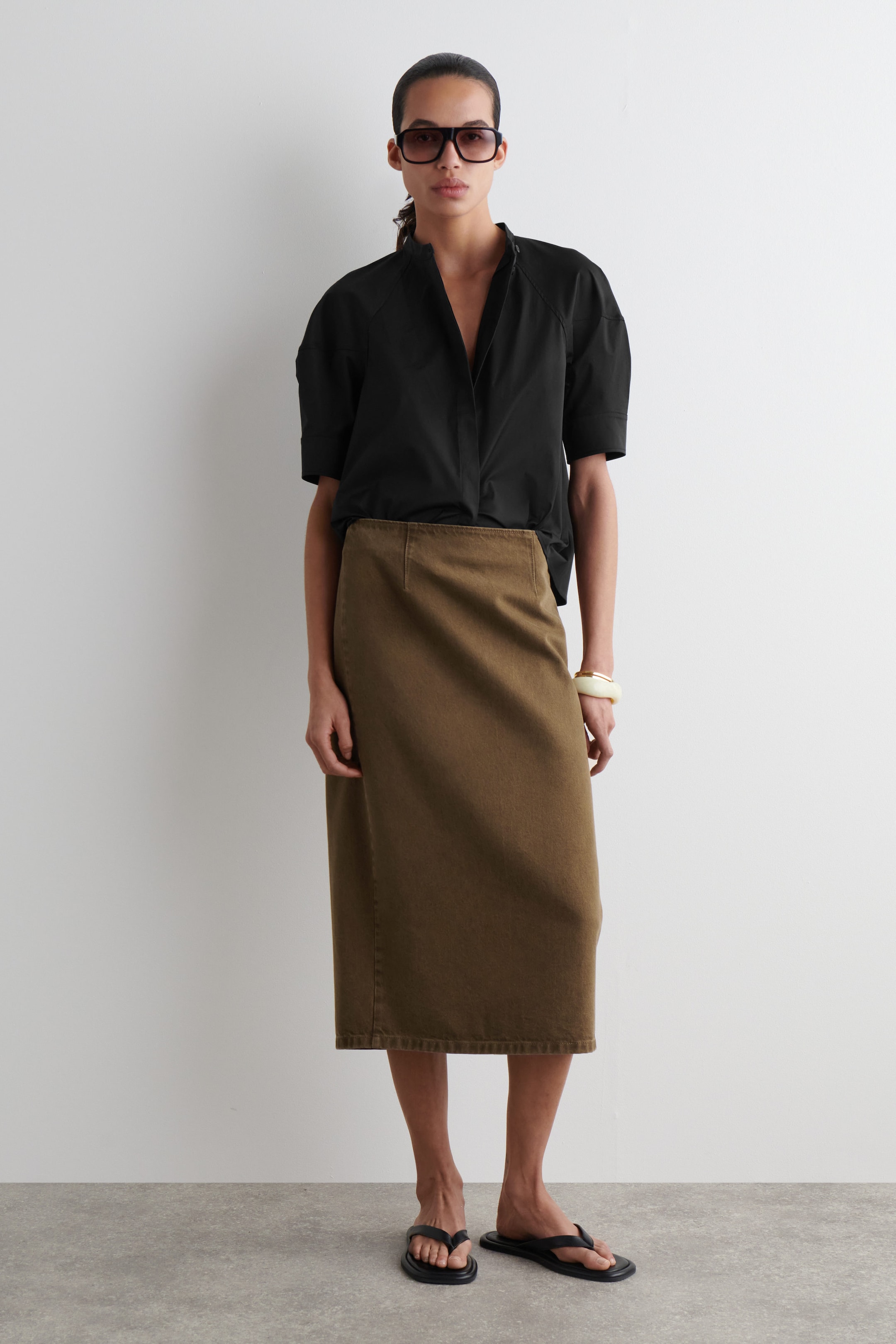 PUFF-SLEEVE BLOUSE