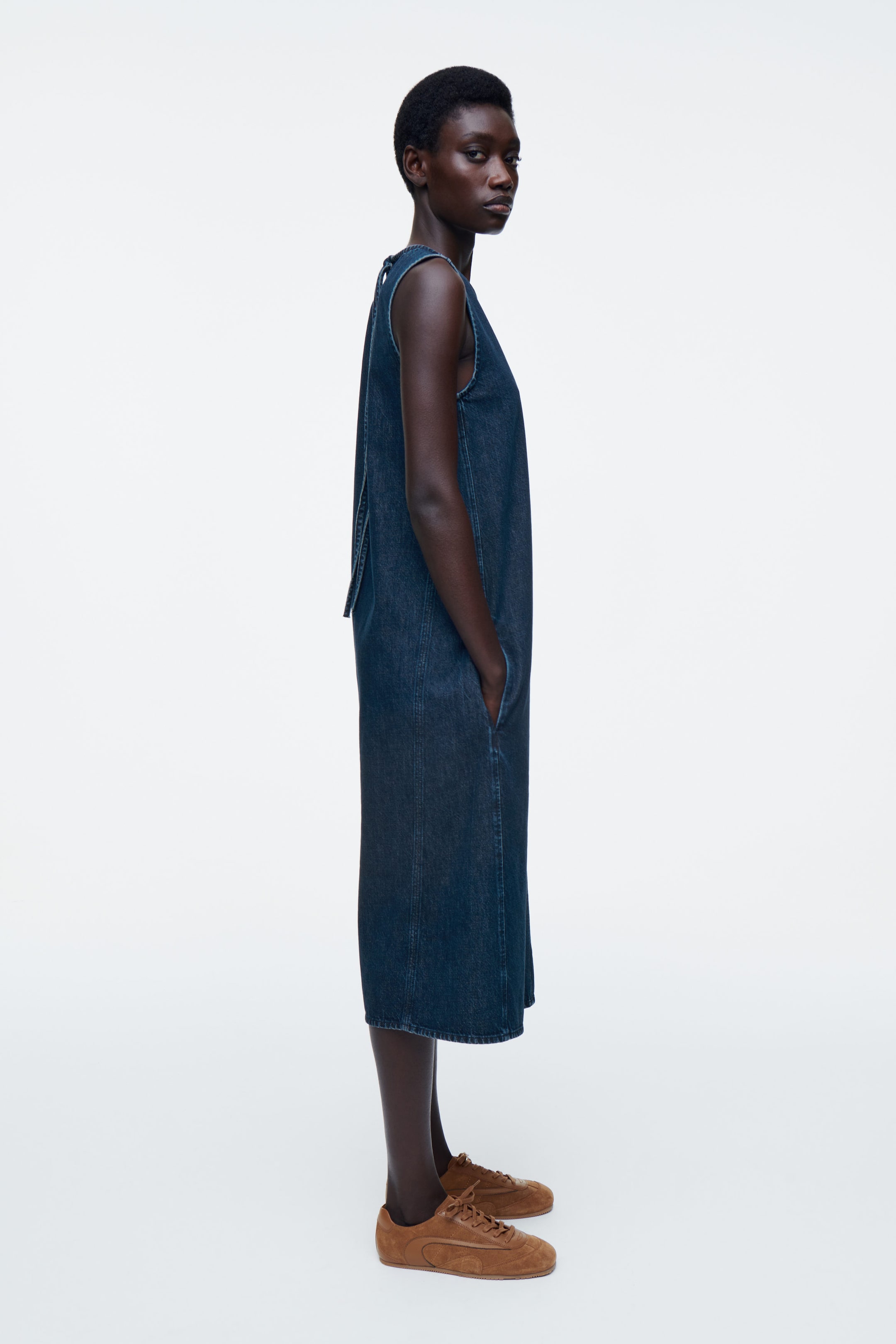 SLEEVELESS DENIM MIDI DRESS