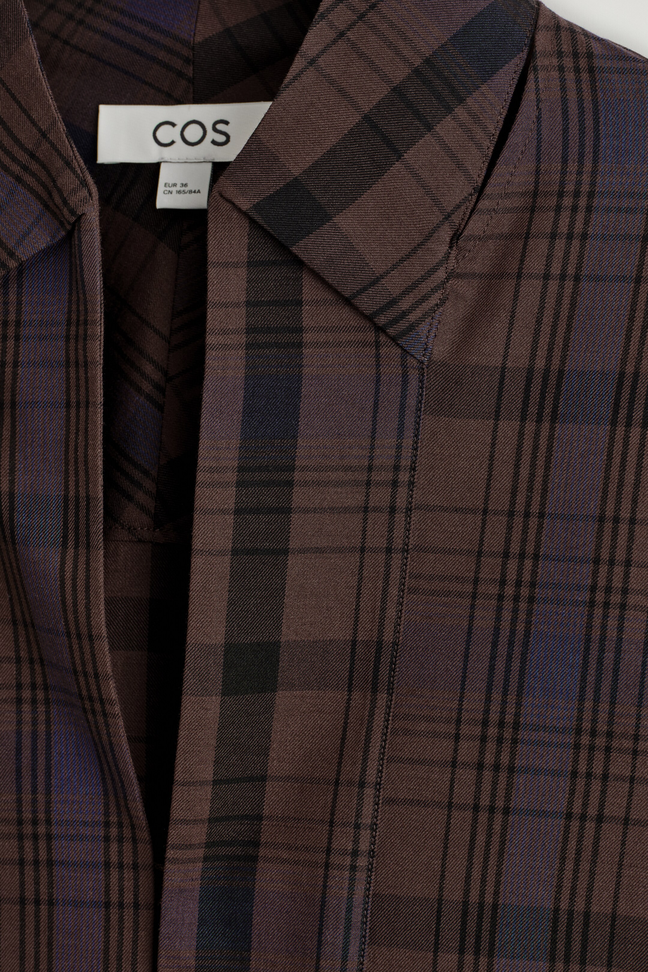 Ver imagen más grande: VESTIDO CAMISERO DE CUADROS EN MEZCLA DE LANA - MARRÓN/A CUADROS - MUJER | H&M ES 6