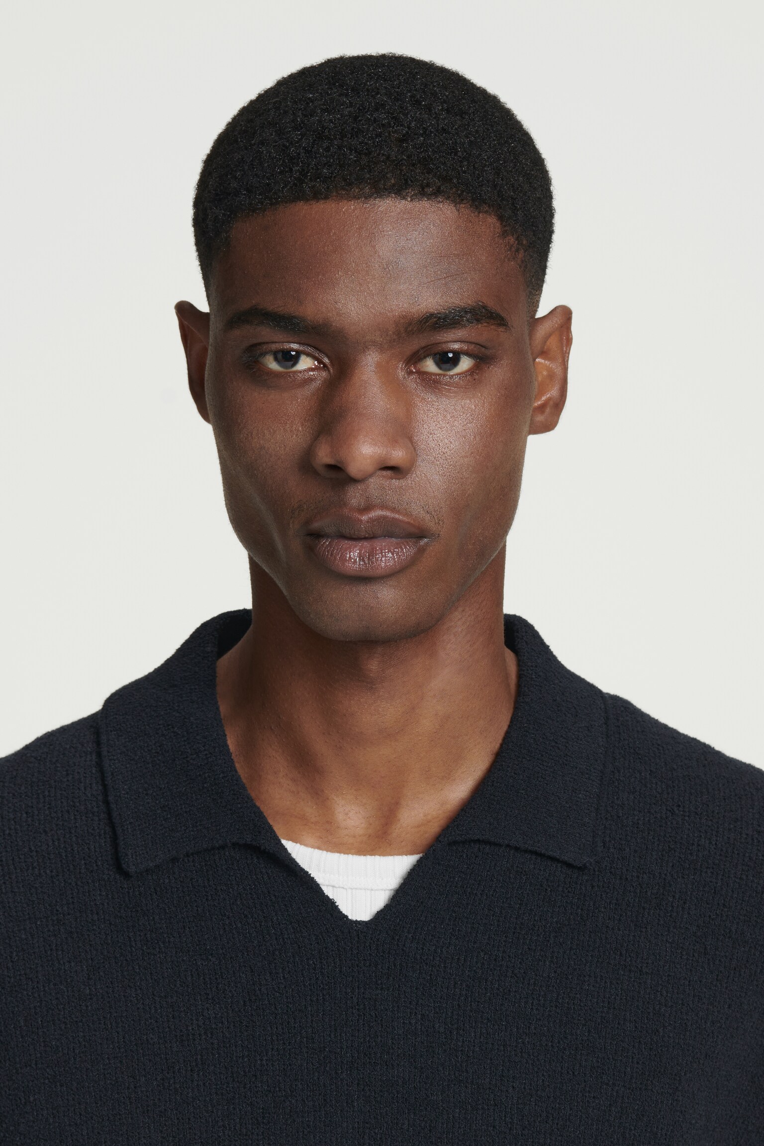 POLO À COL OUVERT EN MAILLE BOUCLÉE - BLEU MARINE/VERT - 3