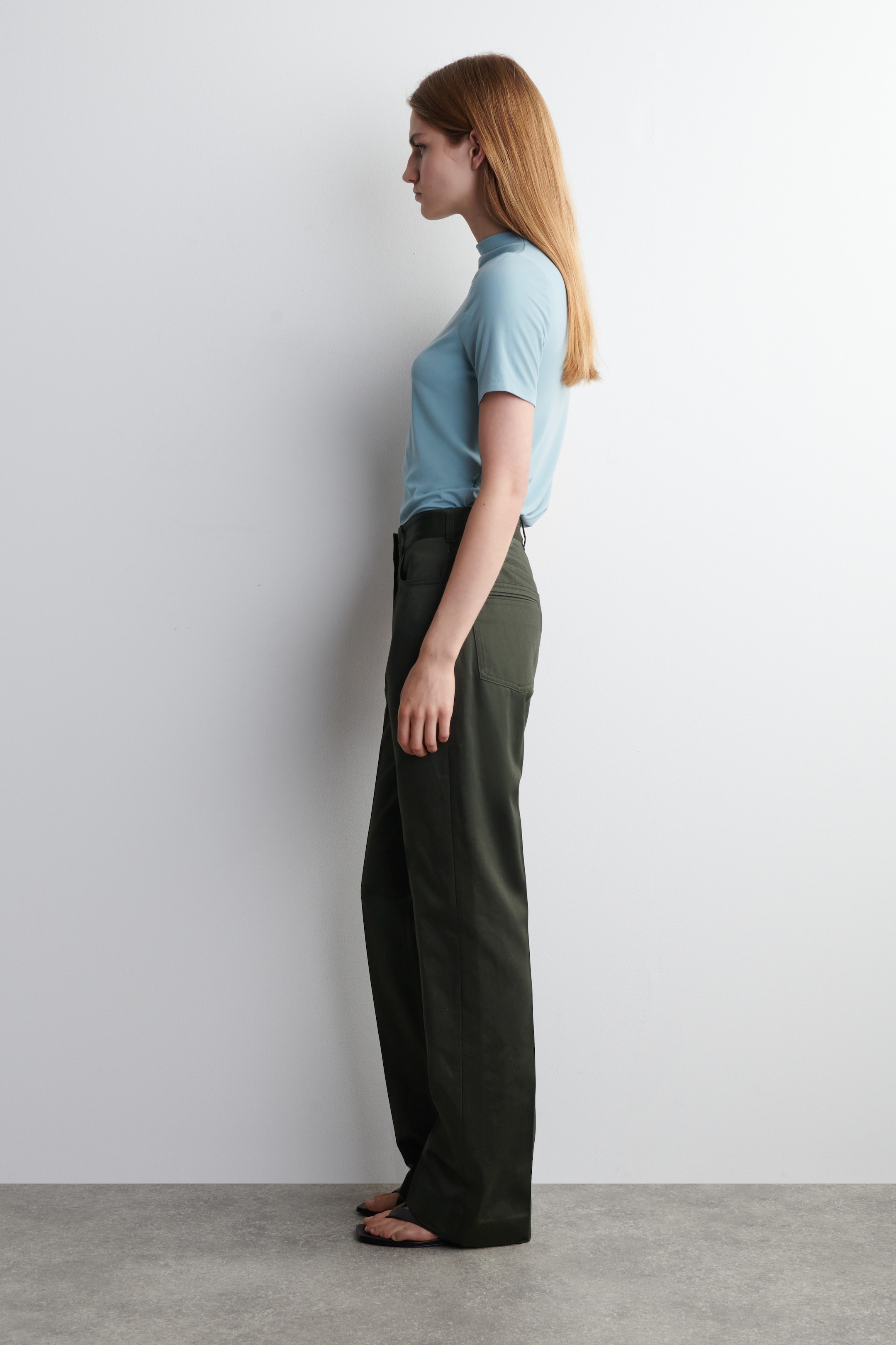 Visualizza immagine più grande: PANTALONI IN RASO A GAMBA DRITTA - KAKI - DONNA | H&M IT 3