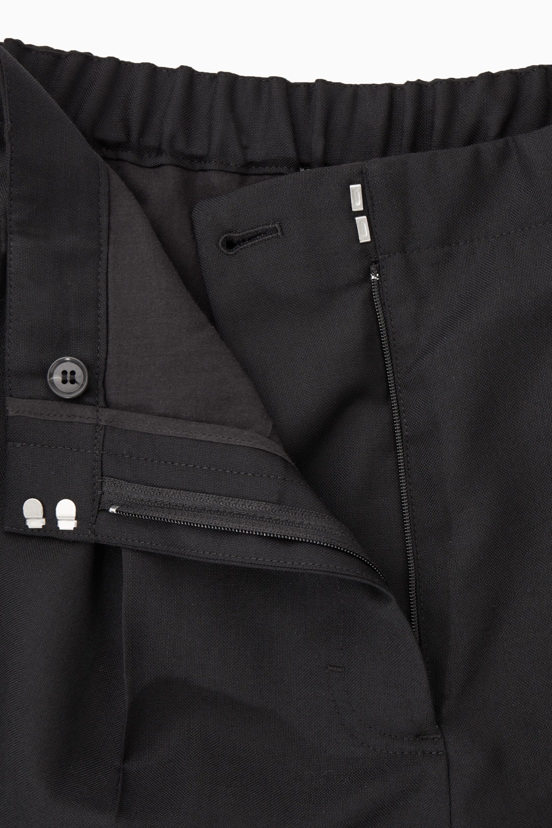 PLEATED WIDE-LEG WOOL PANTS