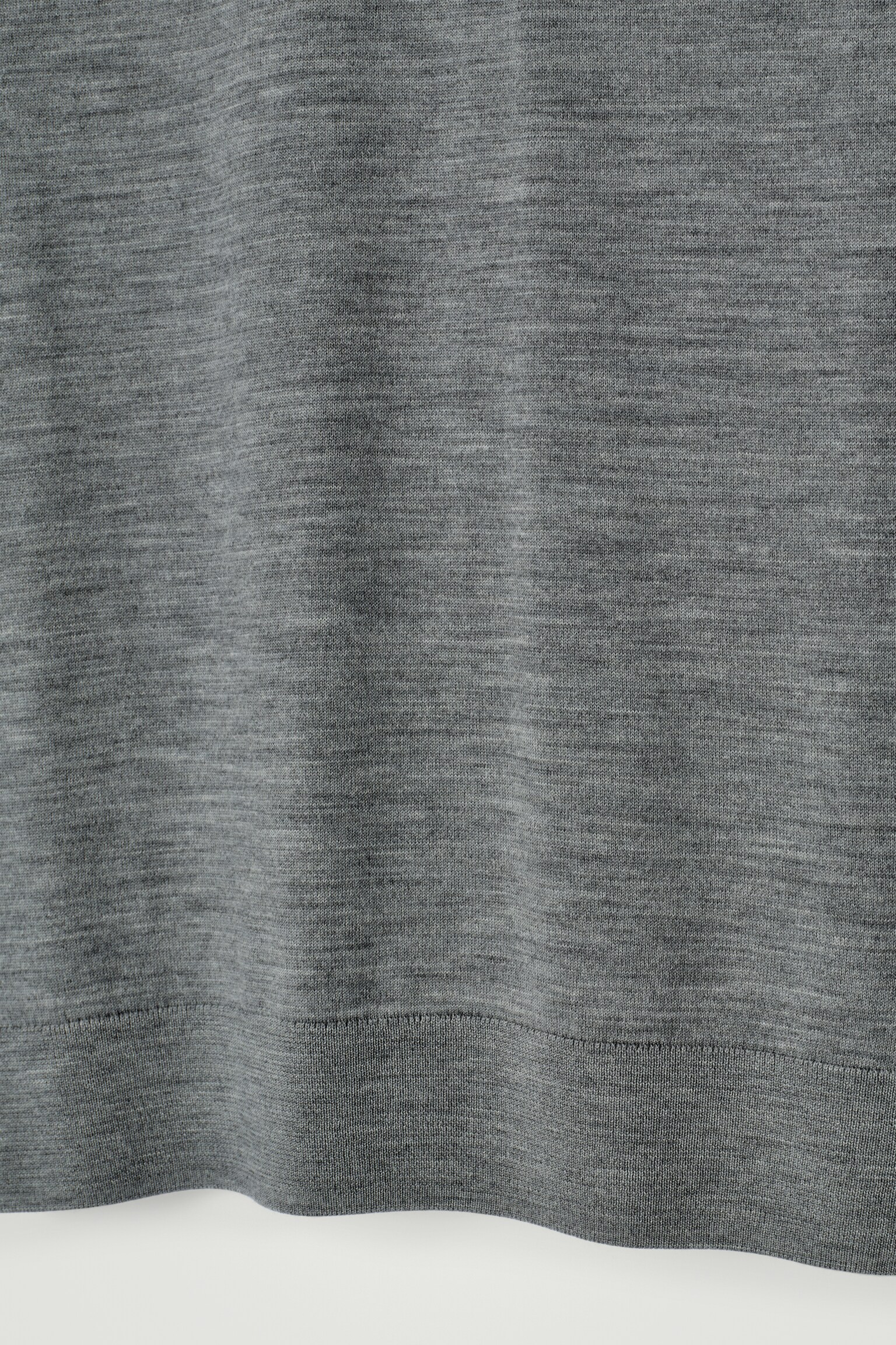 SLIM-FIT MERINO WOOL KNITTED T-SHIRT - GREY MÉLANGE/NAVY - 5