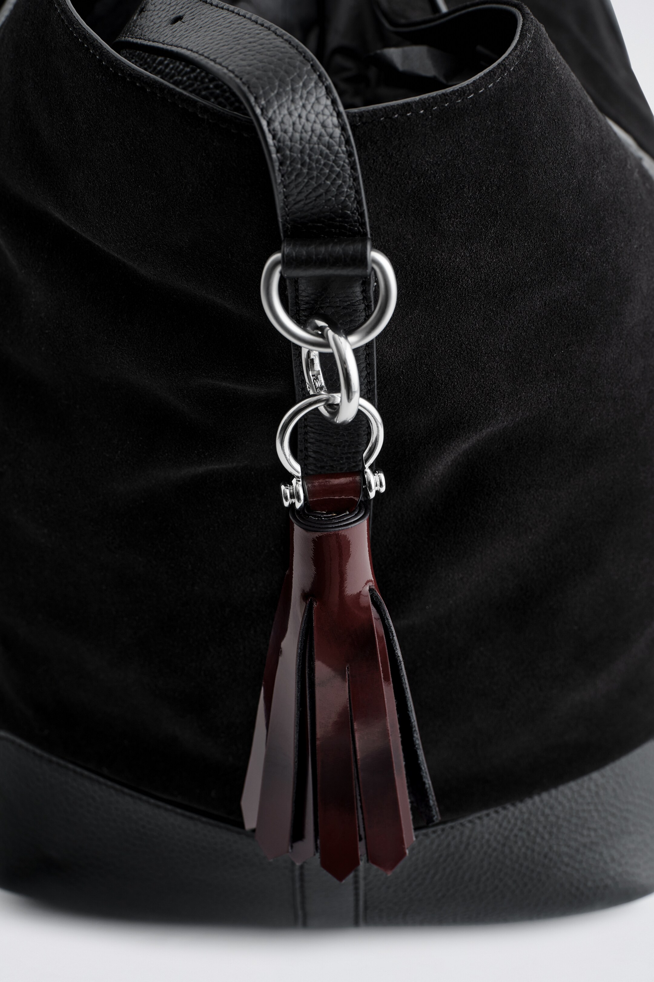 Ingrandisci l'immagine: TASSELLED LEATHER KEYRING - BORDEAUX - UOMO | H&M CH 4