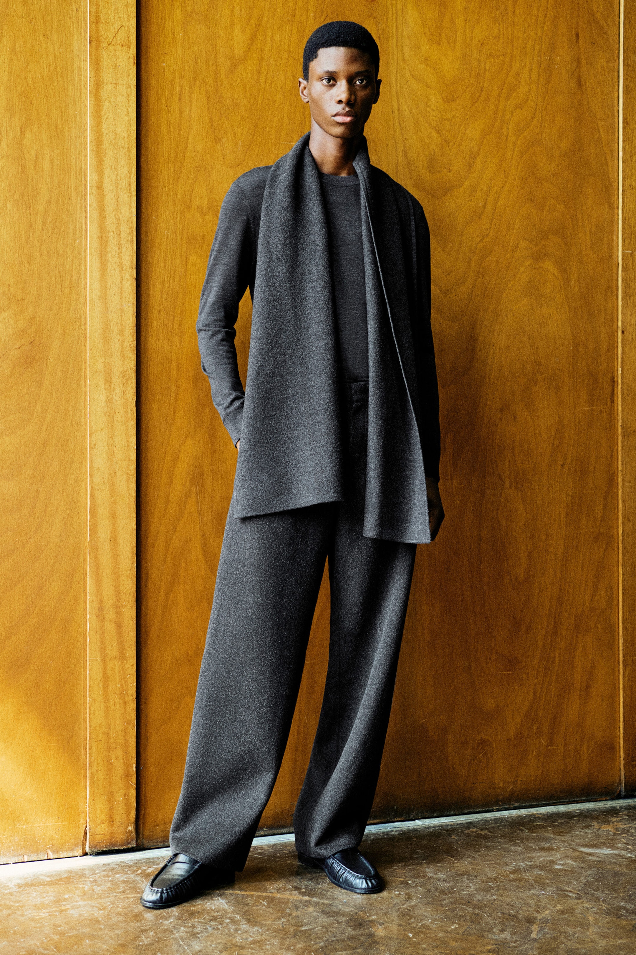 SLIM MERINO WOOL CREW-NECK JUMPER