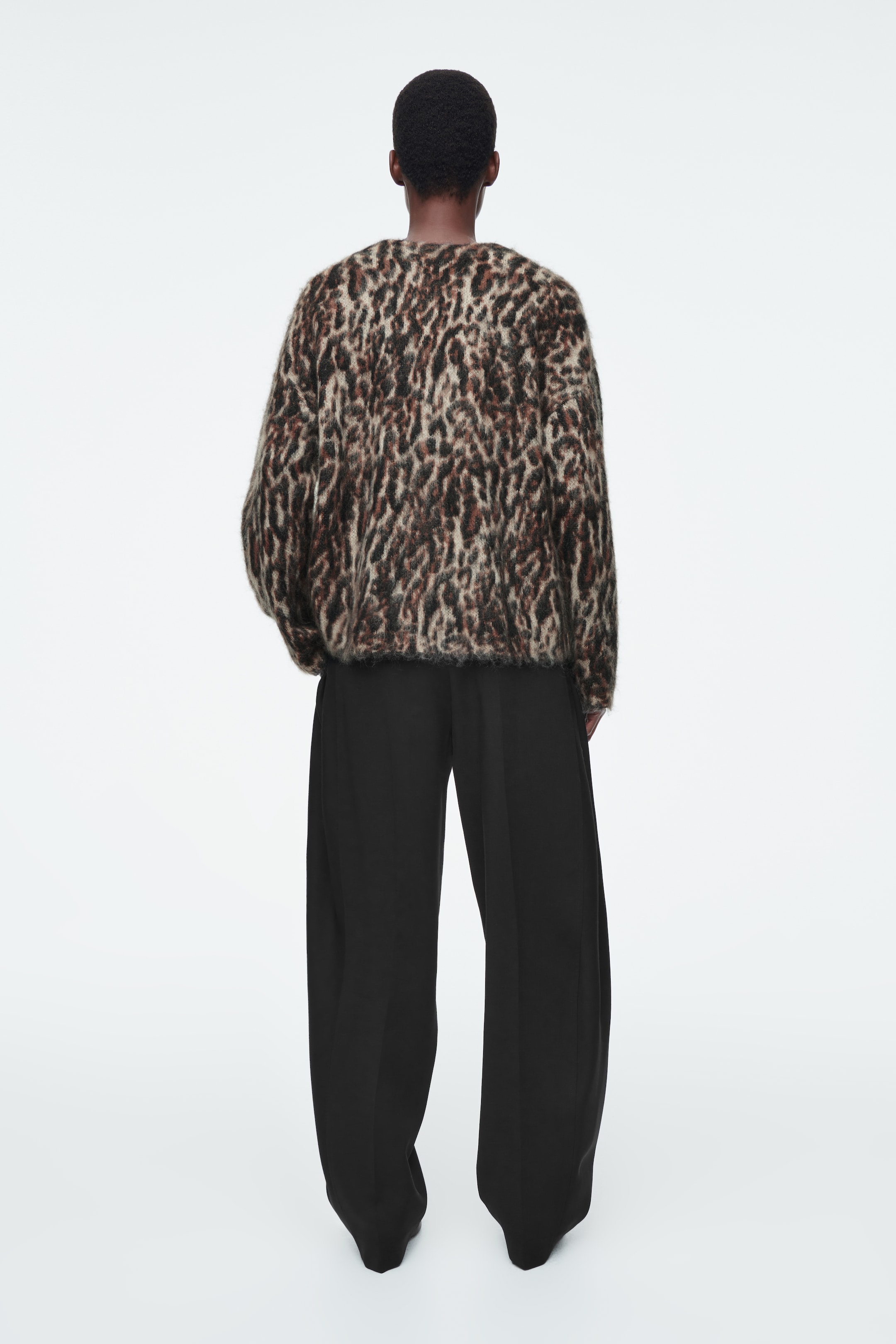 Größeres Bild ansehen: STRICKJACKE AUS MOHAIR-MIX MIT LEOPARDENMUSTER - LEOPARDENMUSTER - Ladies | H&M DE 4