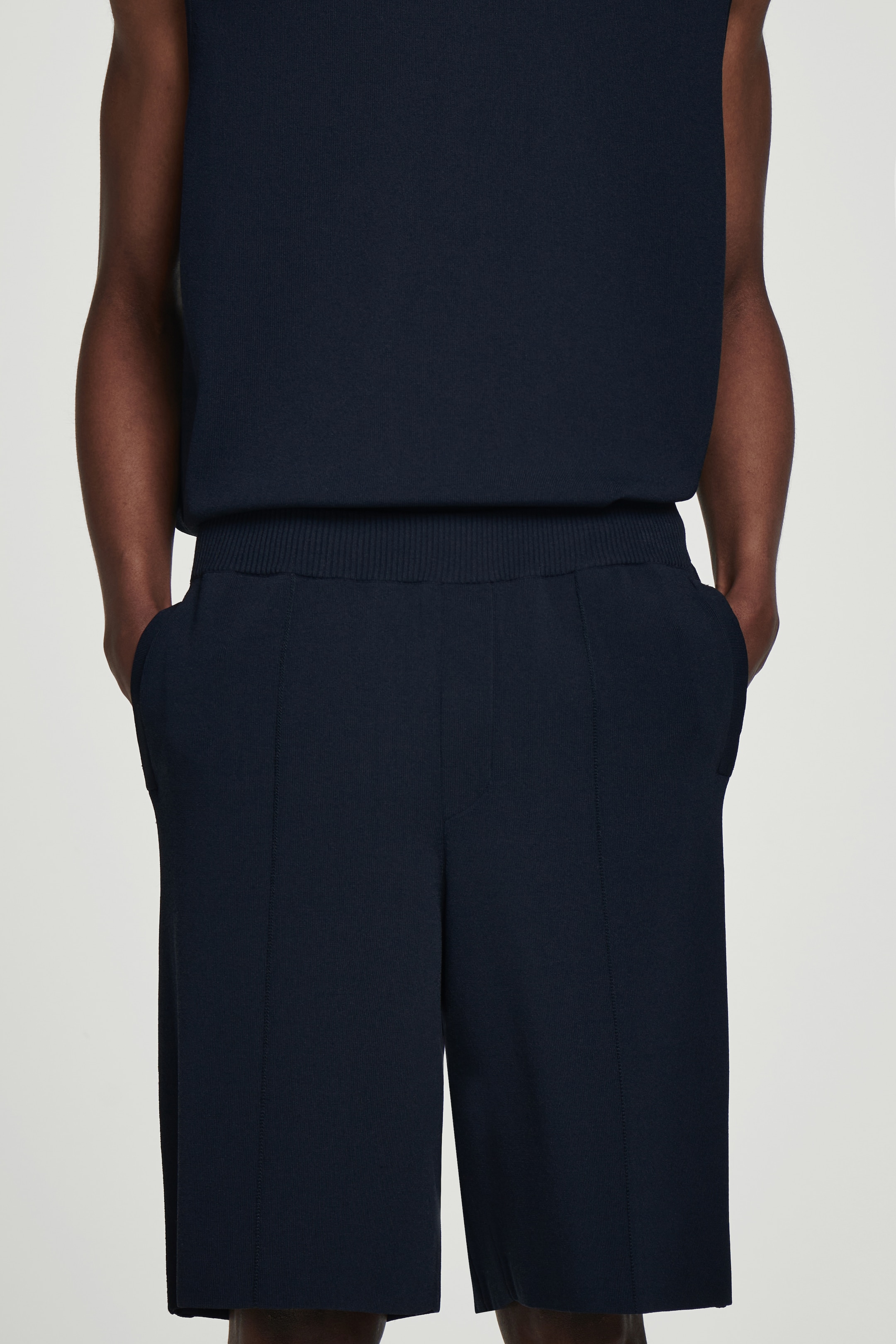Zobraziť väčší obrázok: PLETENÉ ŠORTKY S ELASTICKÝM PÁSOM - Tmavomodrá - MUŽI | H&M SK 2