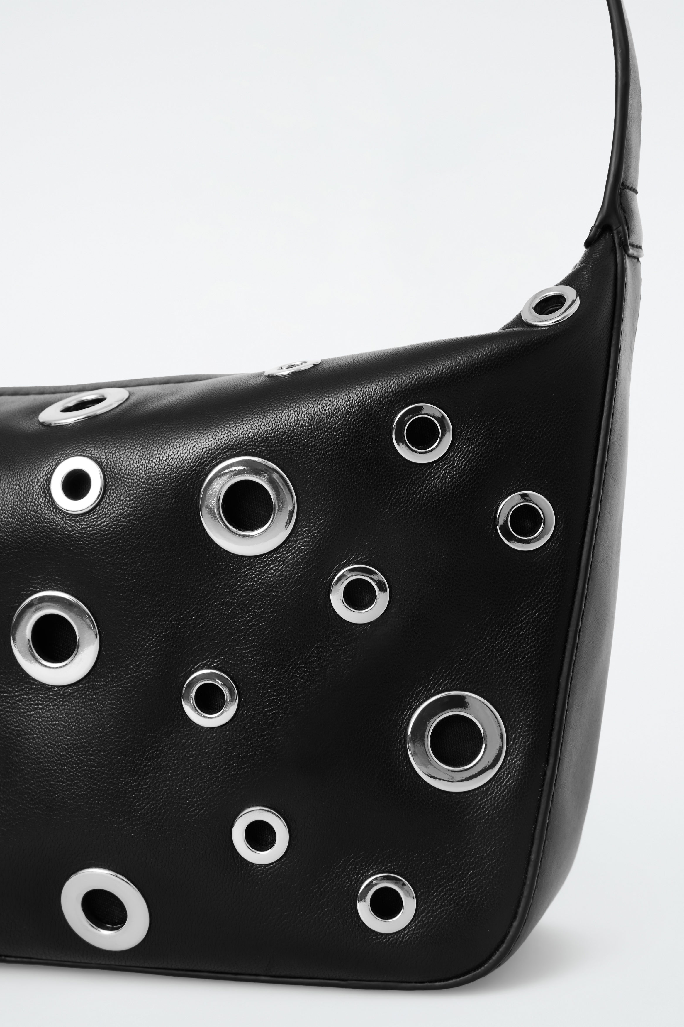 【WONDER WONDER】Retained eyelet leather cross shoulder bag Tiffany & Fred Smooth Leather Foldover Crossbody/Shoulder