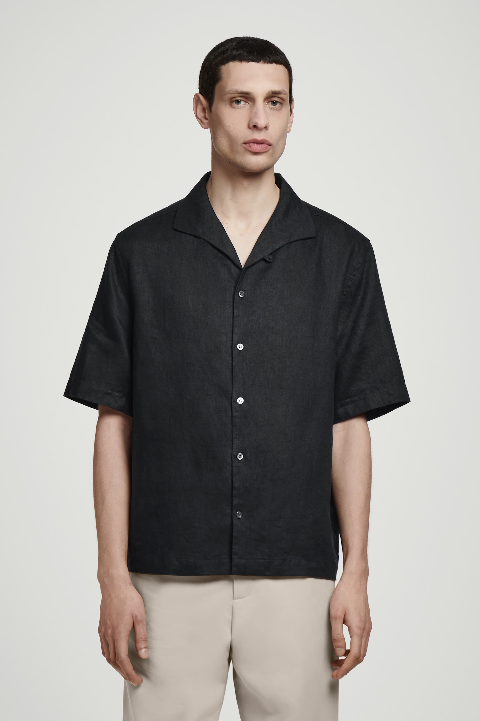 LINEN SHORT-SLEEVED SHIRT - BLACK/WHITE/WHITE / BLUE / PRINTED/BEIGE / UNDYED