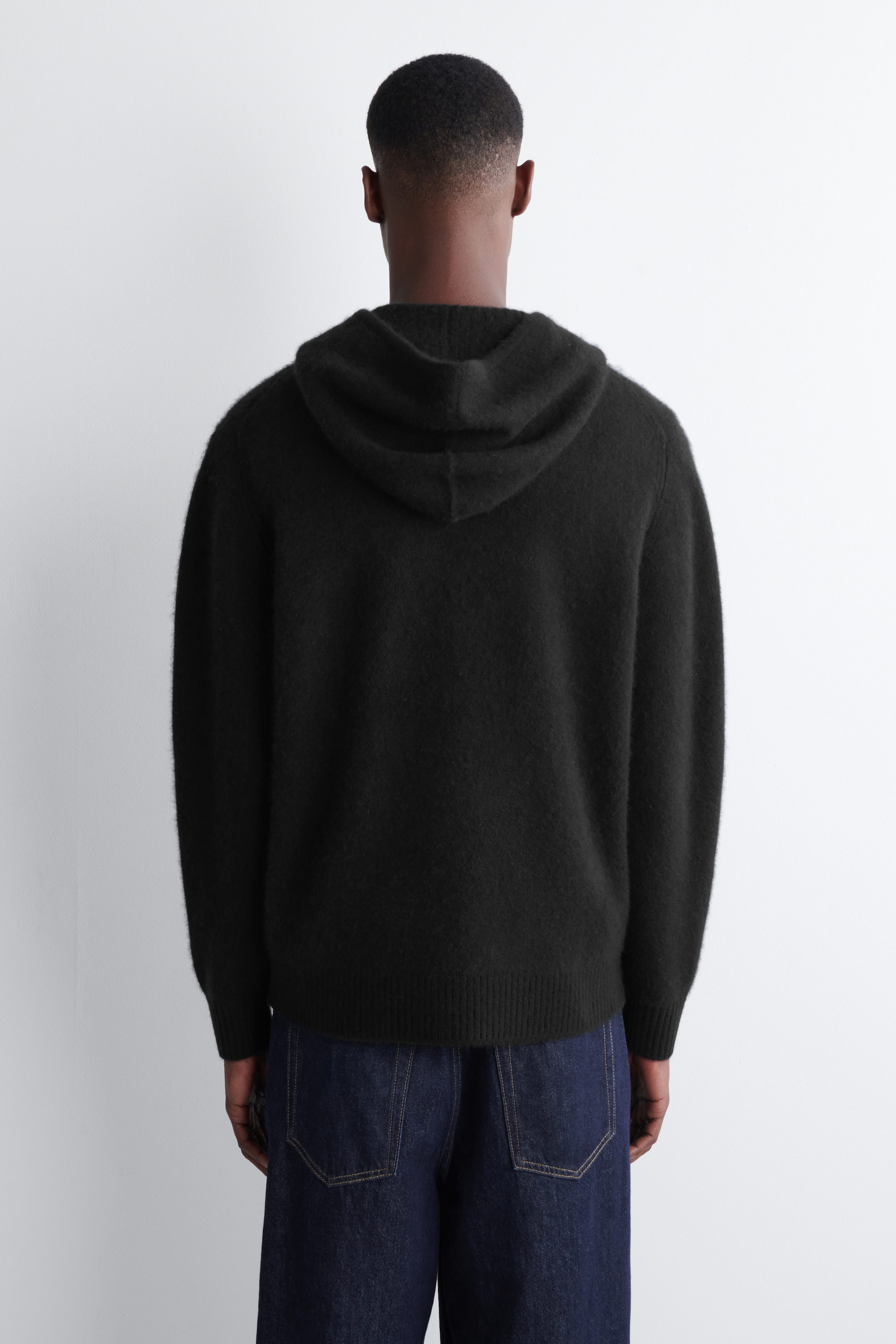 SWEAT À CAPUCHE EN CACHEMIRE BOUILLI