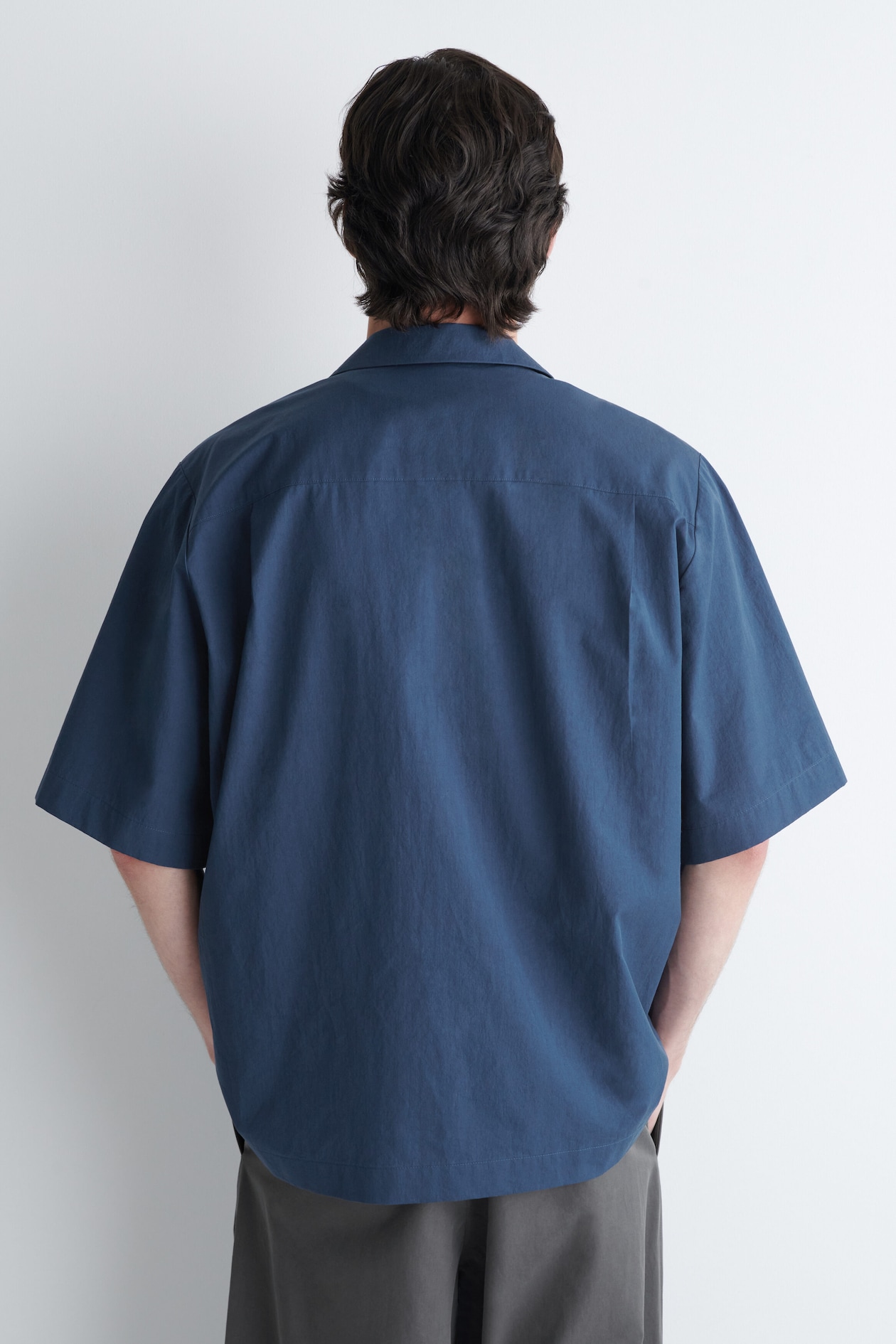 EMBROIDERED CAMP-COLLAR PIMA COTTON SHIRT — NAVY