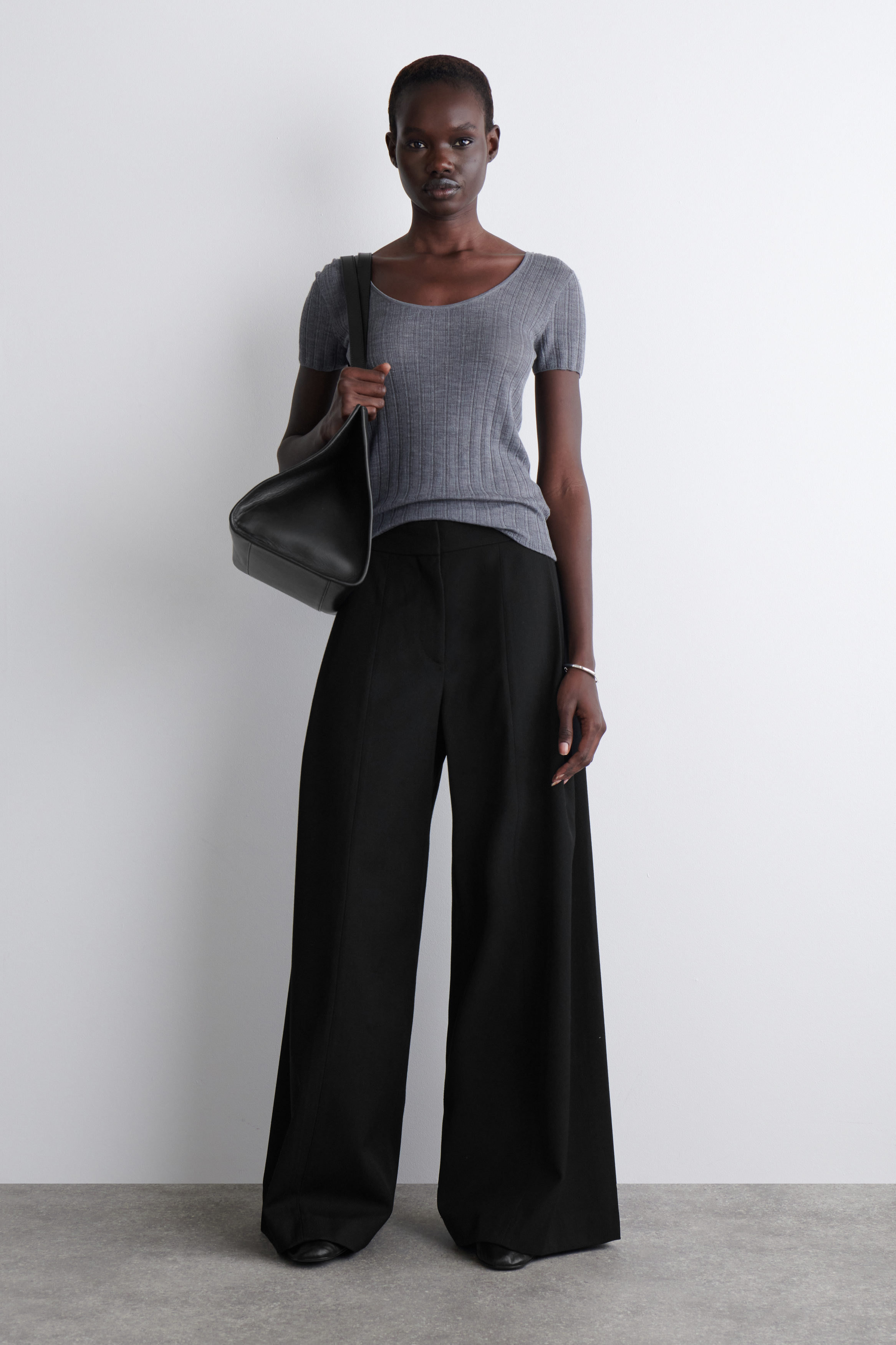 RELAXED WOOL-BLEND WIDE-LEG PANTS - BLACK | COS