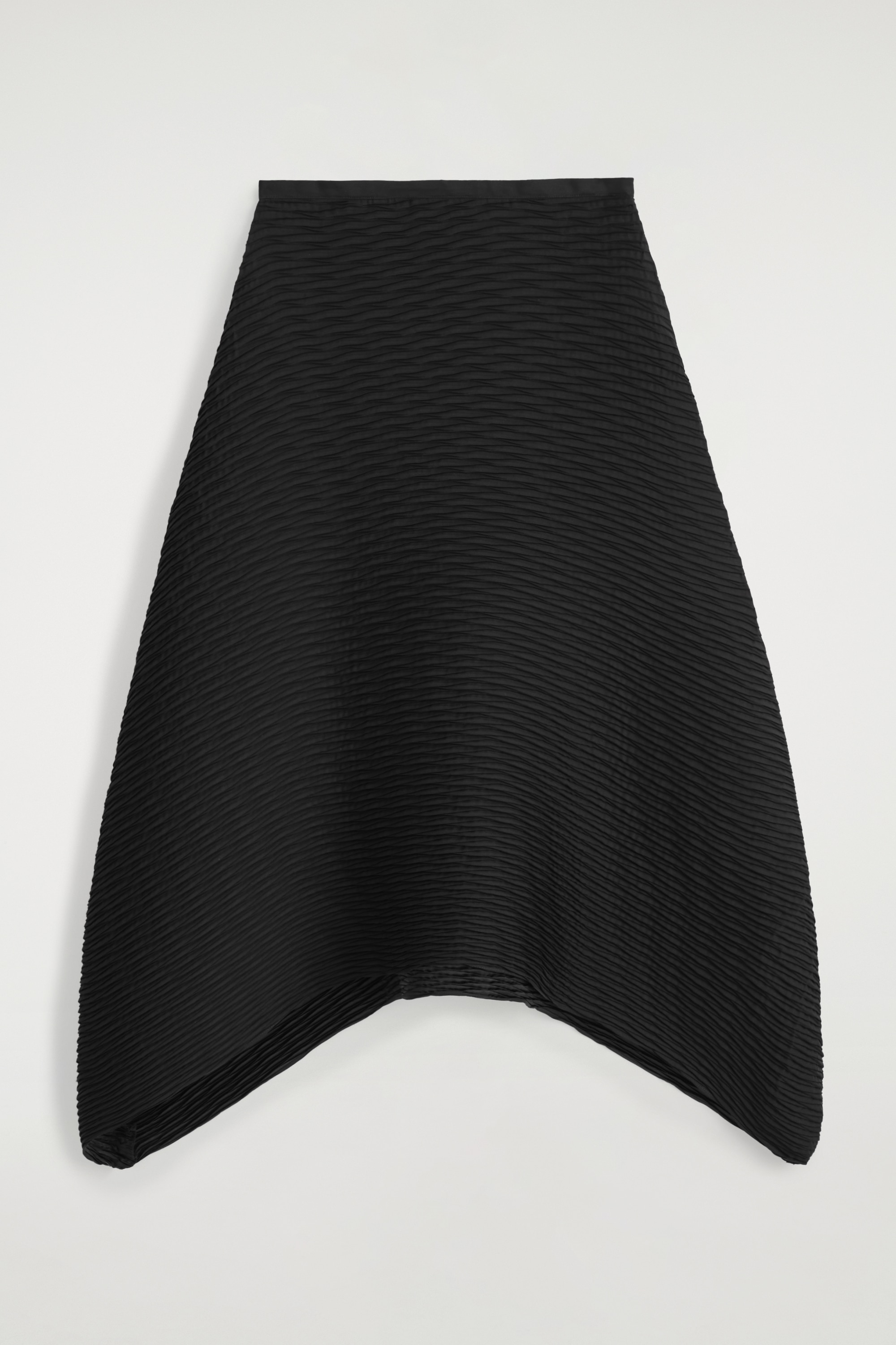 OBJEMNÁ PLISOVANÁ MIDI SUKNĚ - ČERNÁ