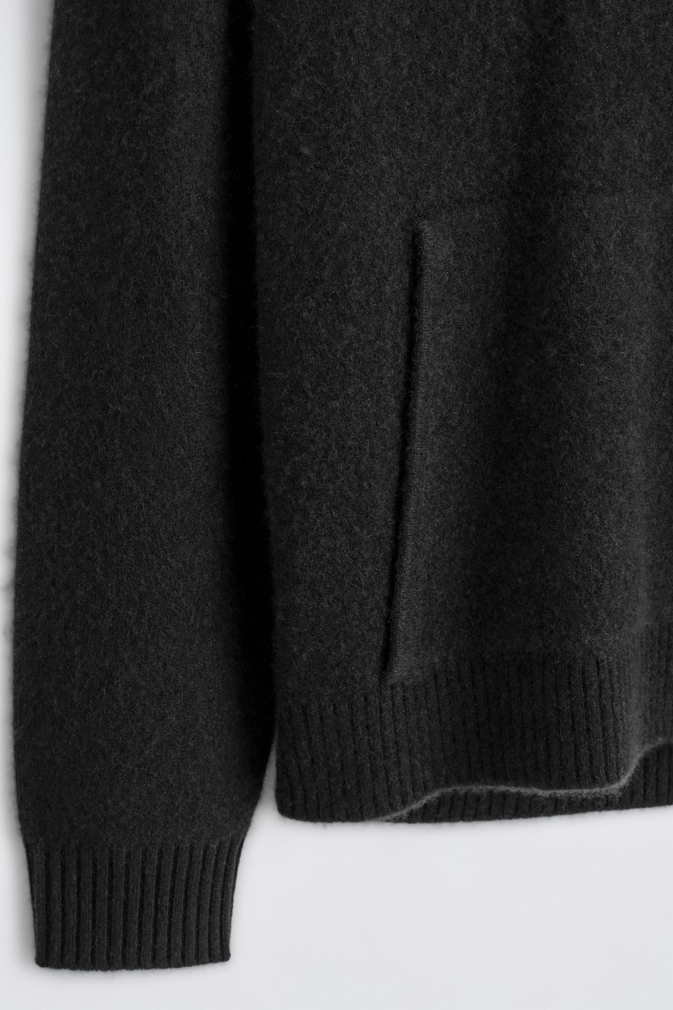 SWEAT À CAPUCHE EN CACHEMIRE BOUILLI