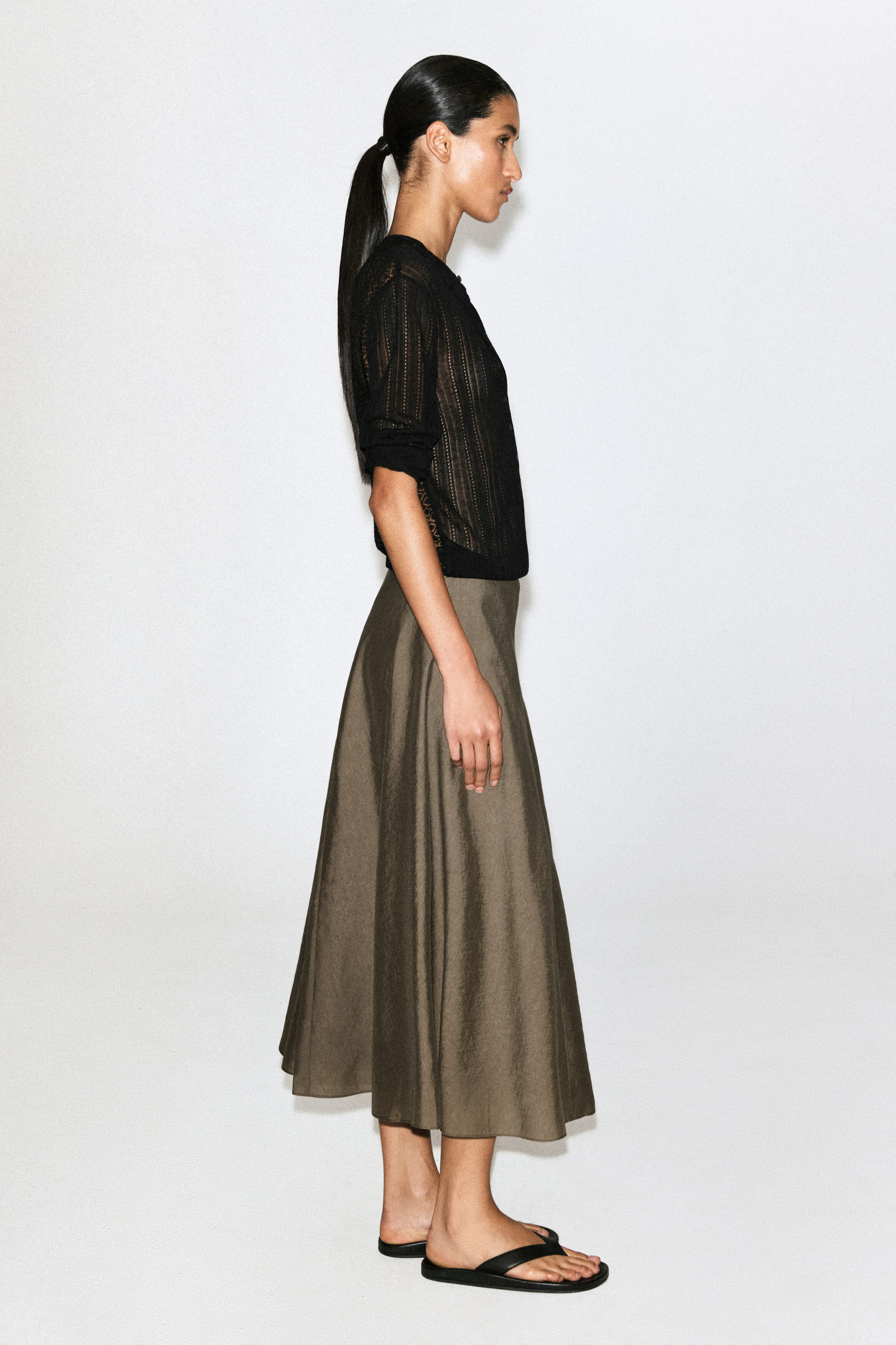 BUTTON-DETAIL FLUID MIDI SKIRT thumbnail 4