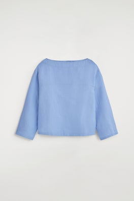 BOAT-NECK LINEN BLOUSE — LIGHT BLUE 9