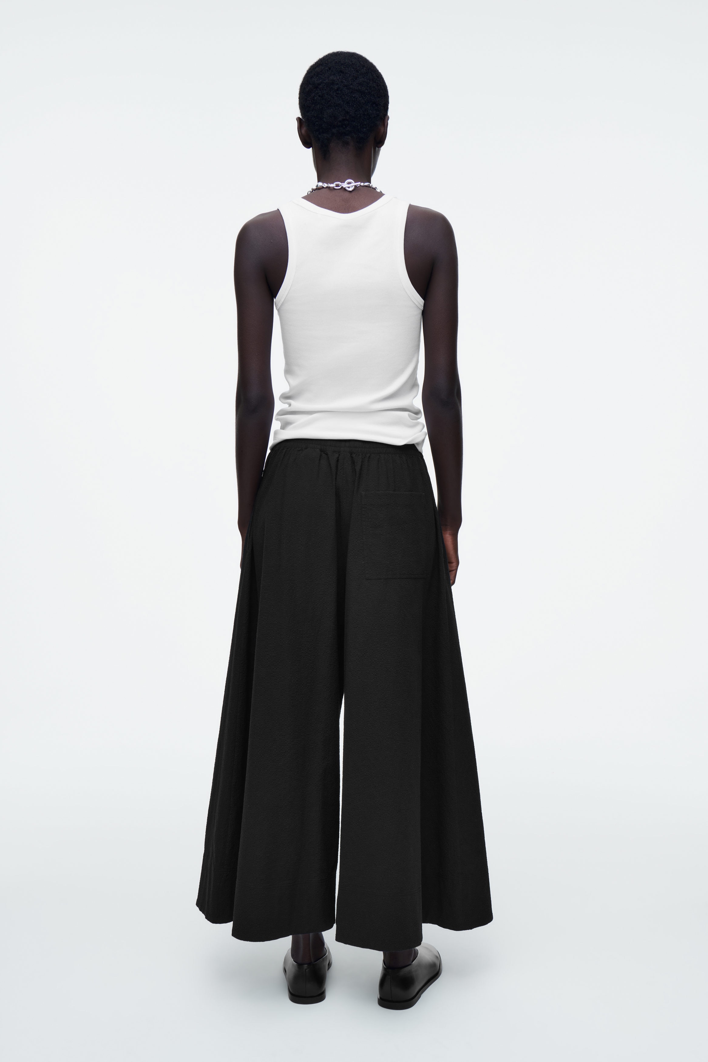 SEERSUCKER CULOTTES - BLACK | COS
