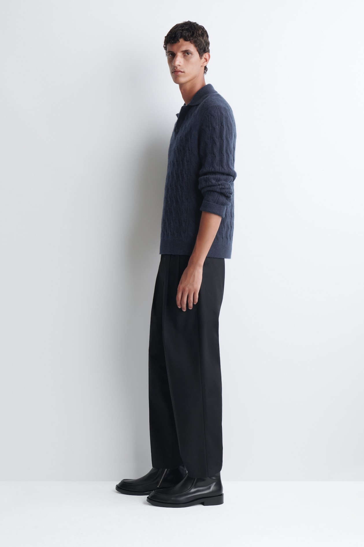 CABLE-KNIT PURE CASHMERE POLO SWEATER — NAVY