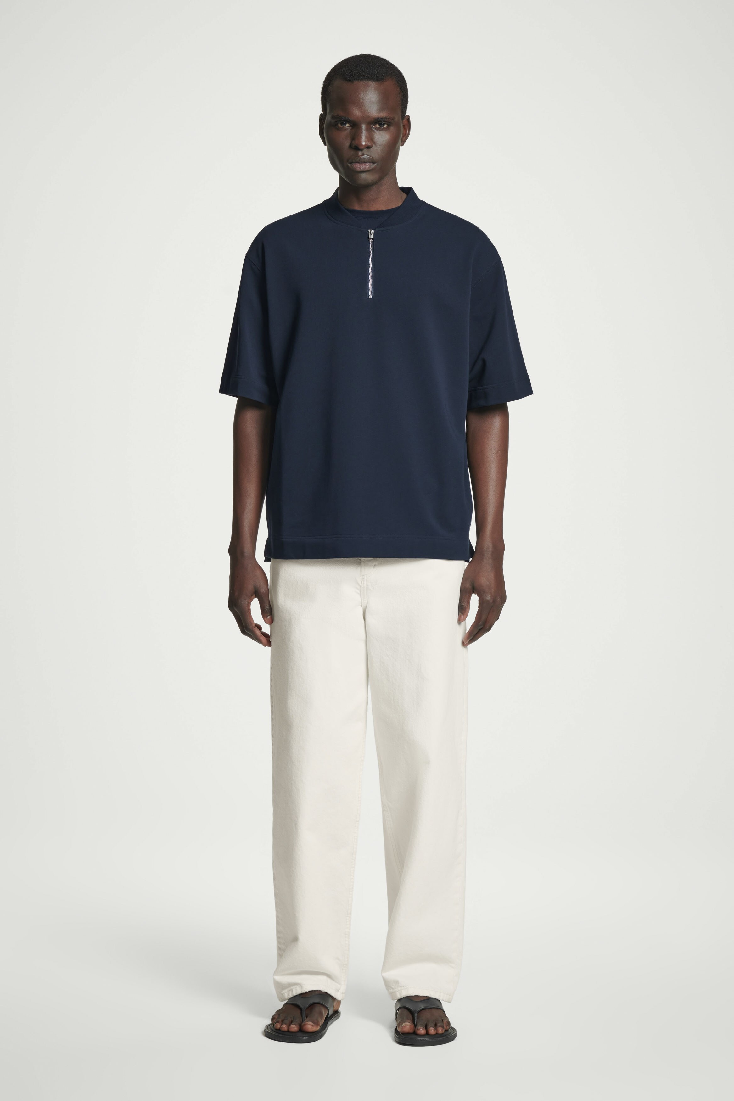 HALF-ZIP COTTON T-SHIRT - NAVY | COS