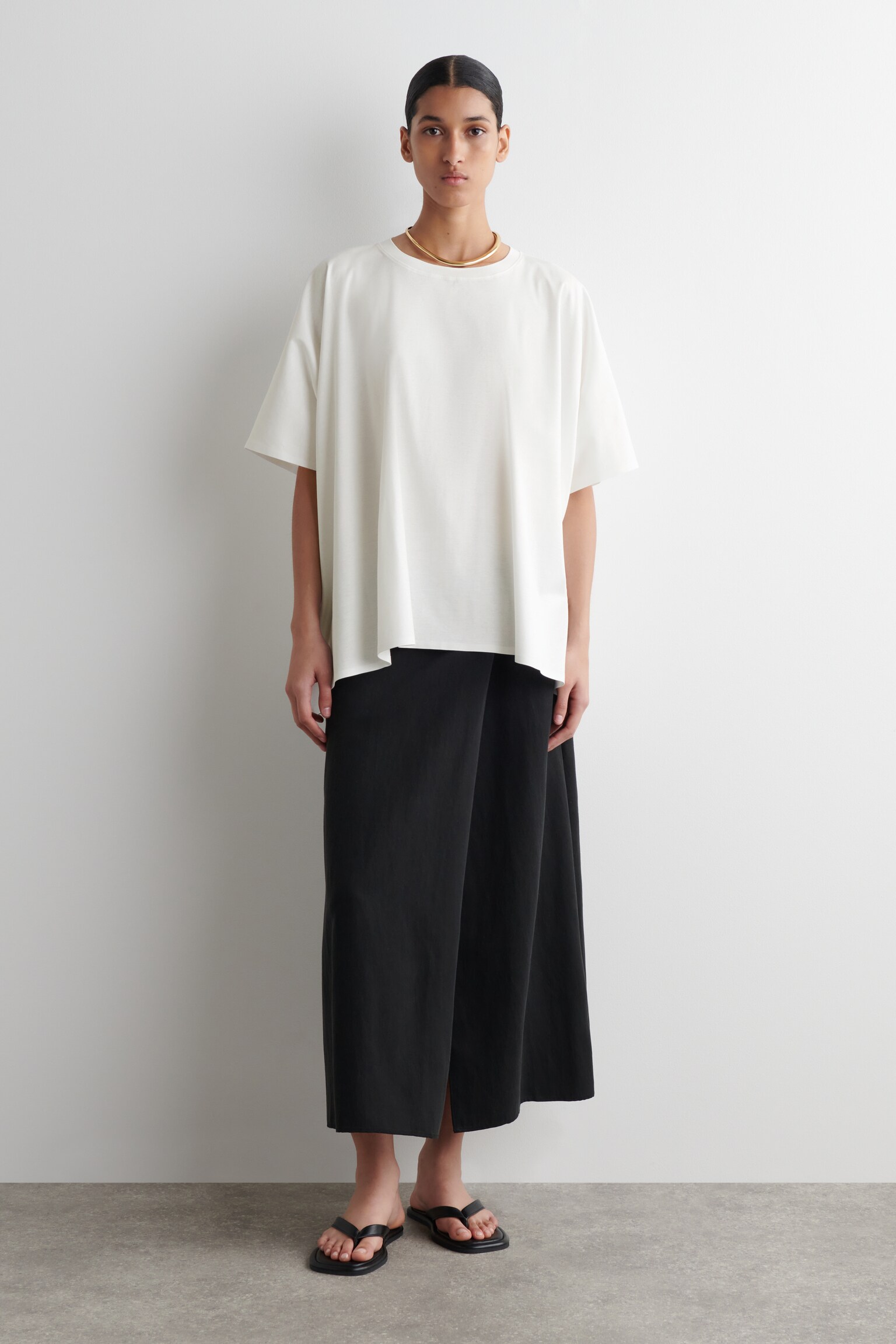 CAMISETA OVERSIZE CON MANGAS MURCIÉLAGO - BLANCO/NEGRO - 3
