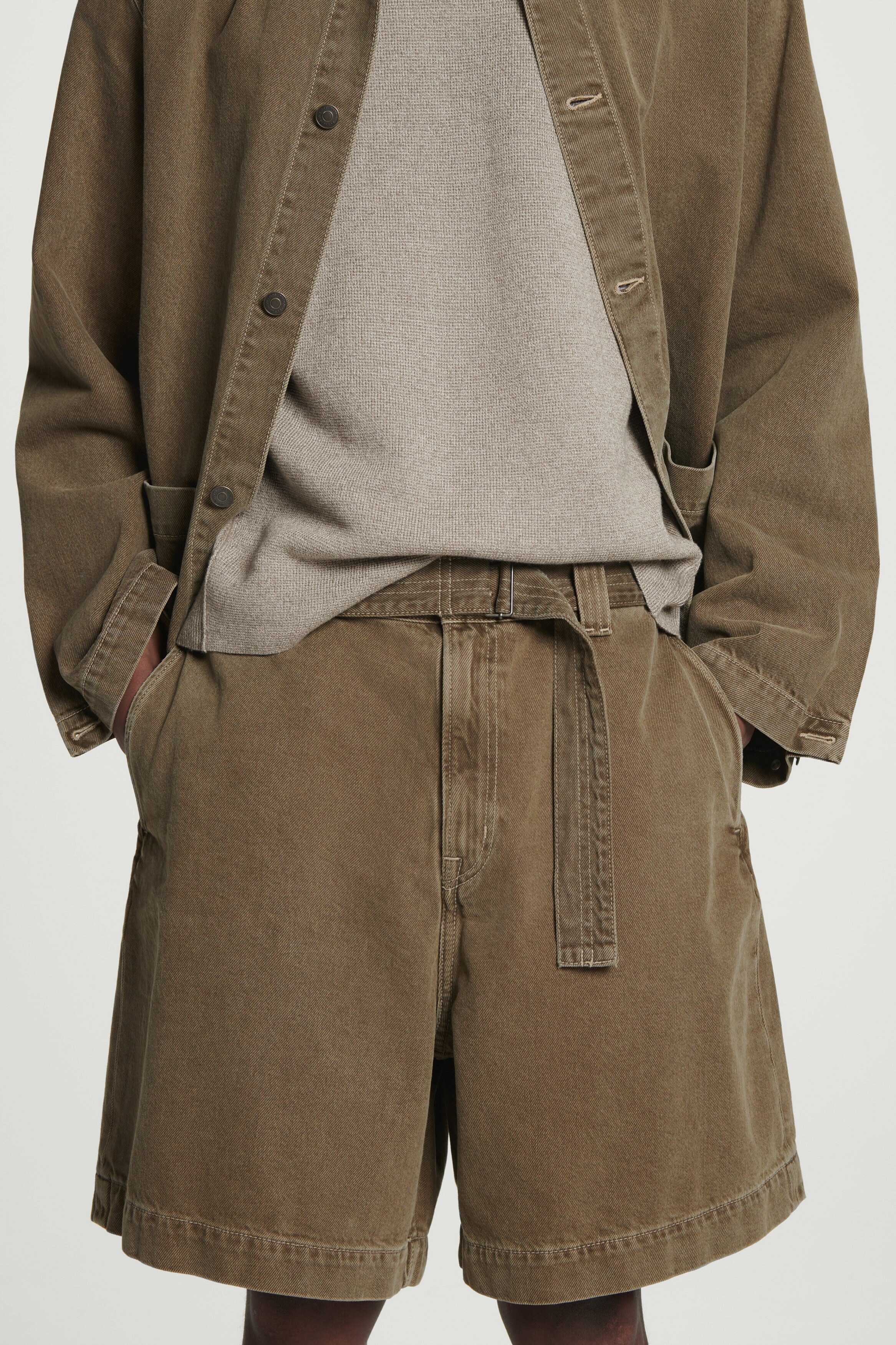 BELTED DENIM SHORTS - TOBACCO | COS