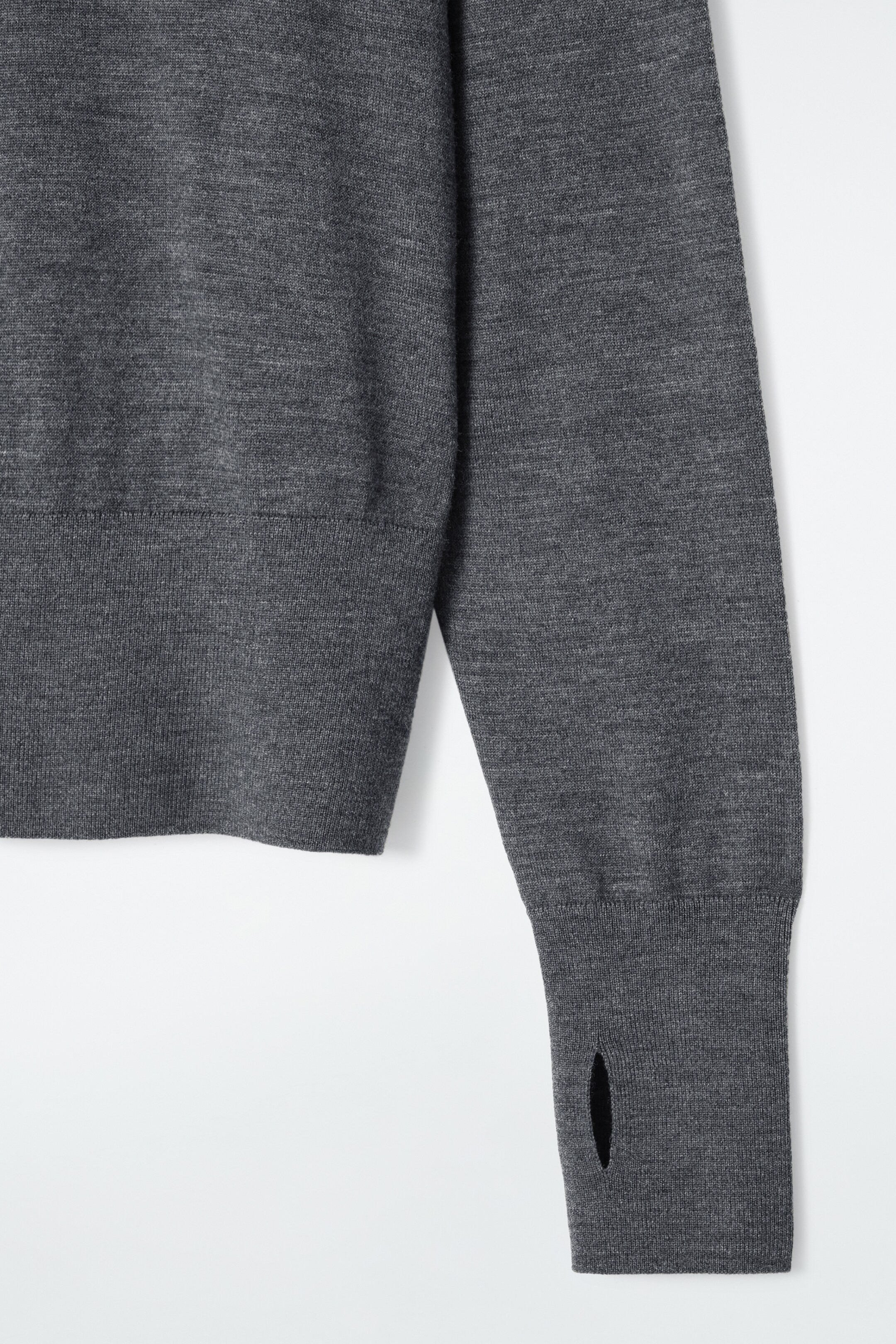 Näytä suurempi kuva: MERINO WOOL HOODIE - DARK GREY - NAISET | H&M FI 2