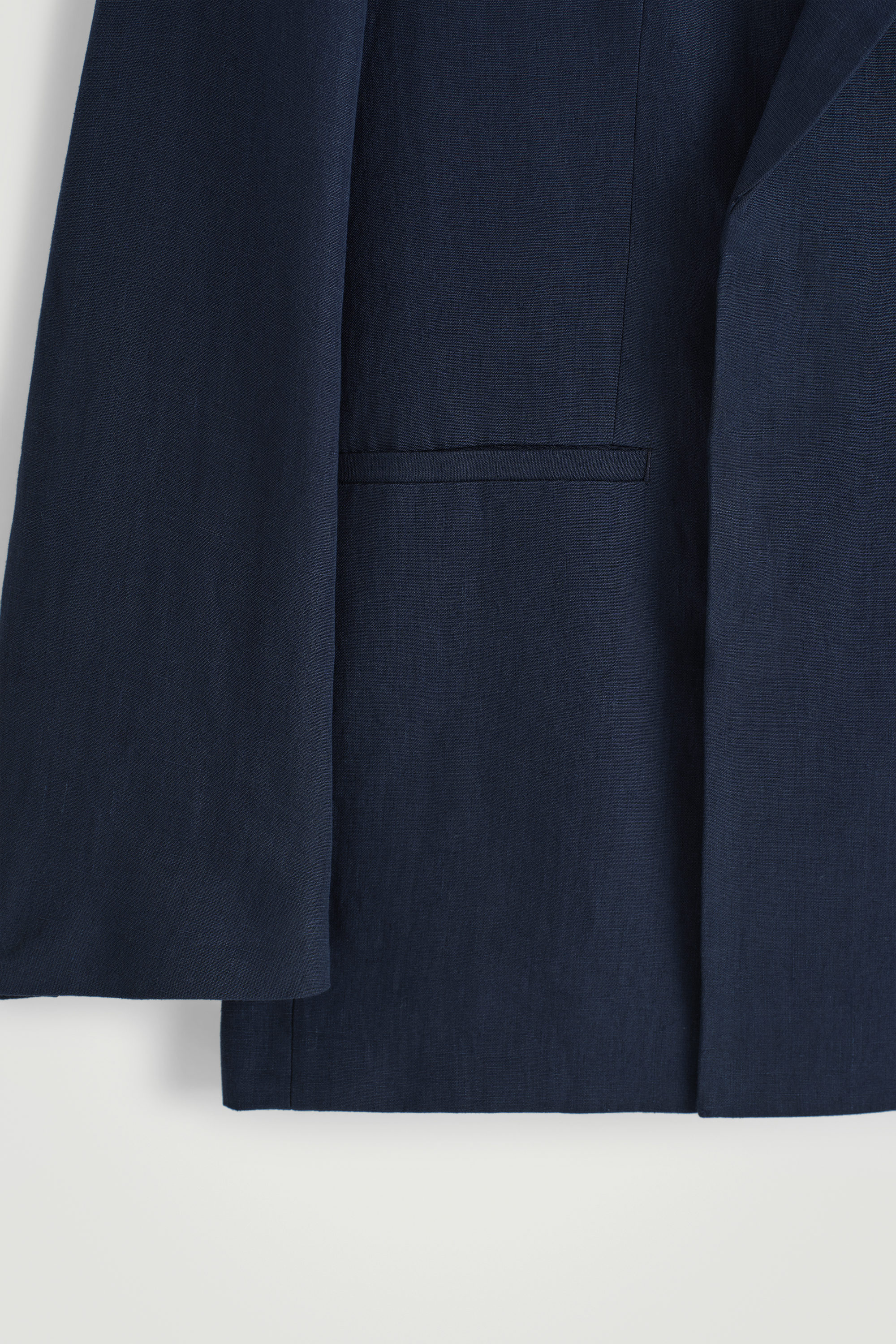 【送料&関税込】  Relaxed Linen Db Breasted Blaze RELAXED DOUBLE-BREASTED LINEN BLAZER - NAVY | COS