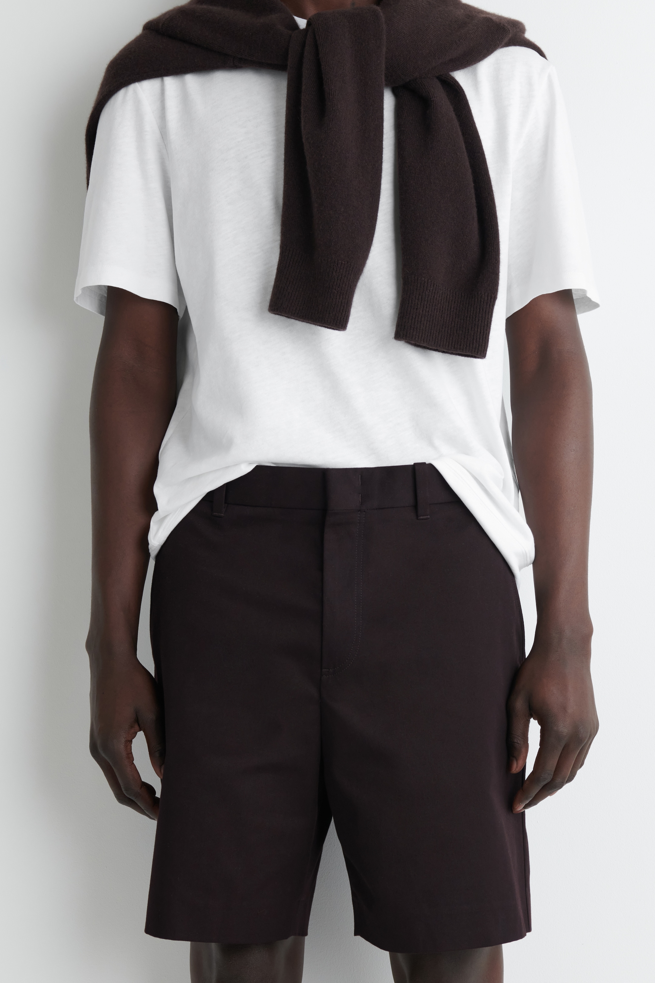 Grotere afbeelding bekijken: Katoenen chino short - DONKERBRUIN - HEREN | H&M BE 2
