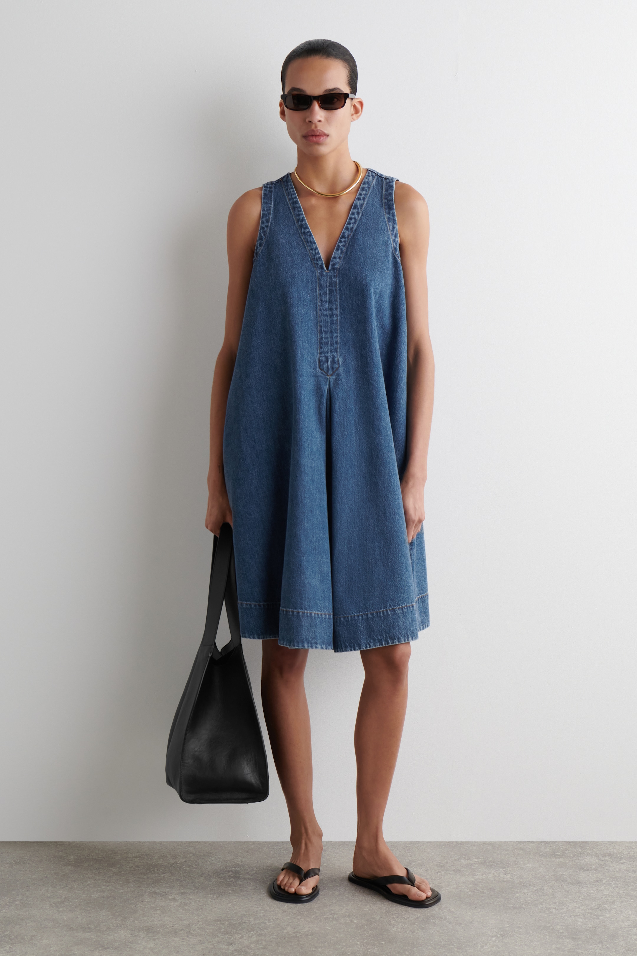 Ver imagen más grande: VESTIDO VAQUERO CORTO ACAMPANADO - AZUL - MUJER | H&M ES 1